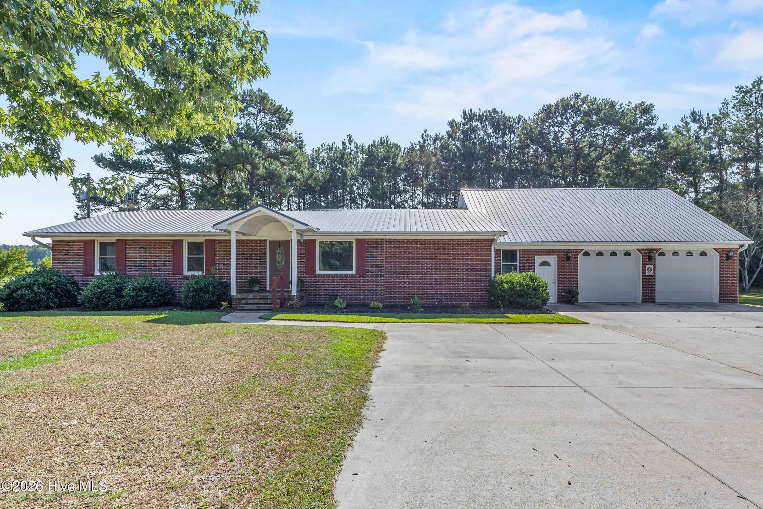 727 Delway Highway Property Photo 1