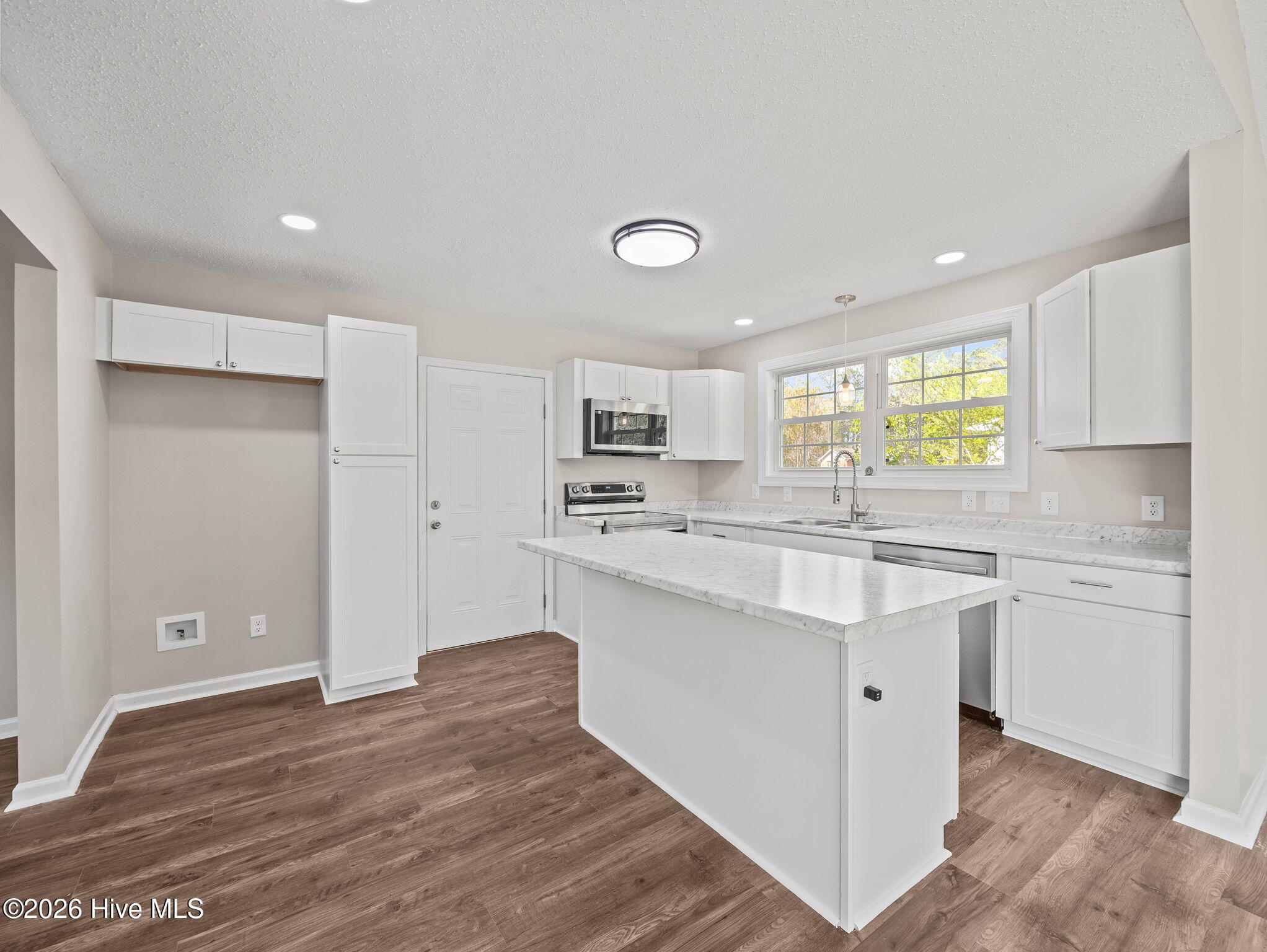 404 Maplehurst Drive Property Photo 10