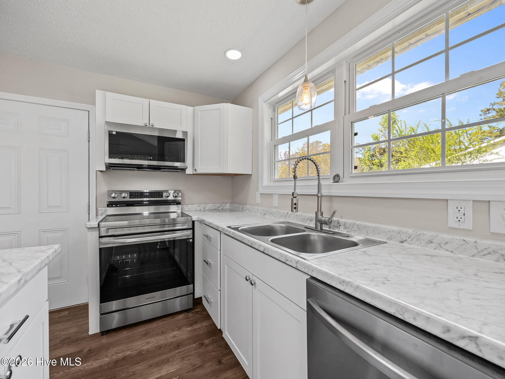 404 Maplehurst Drive Property Photo 12