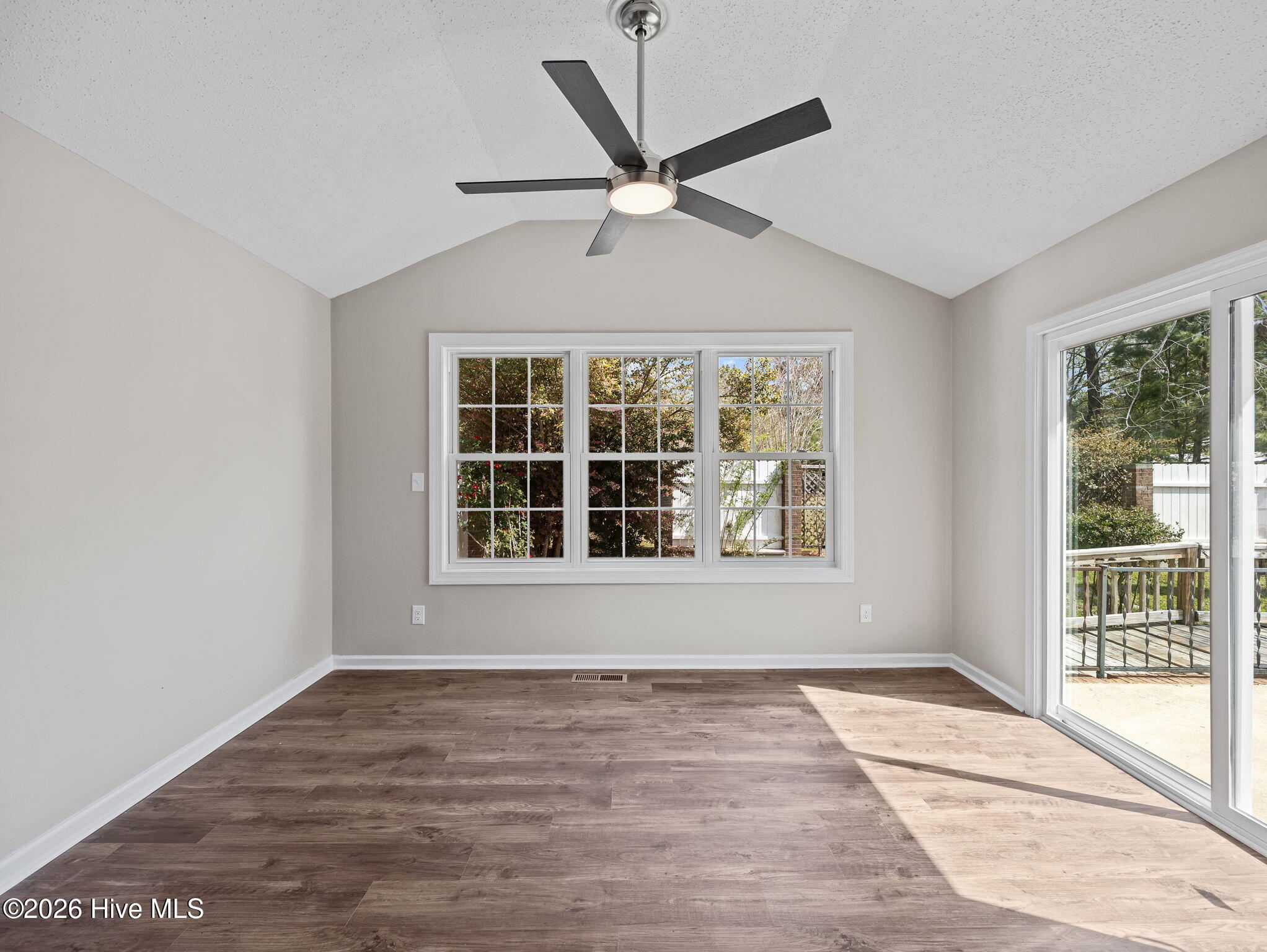 404 Maplehurst Drive Property Photo 16