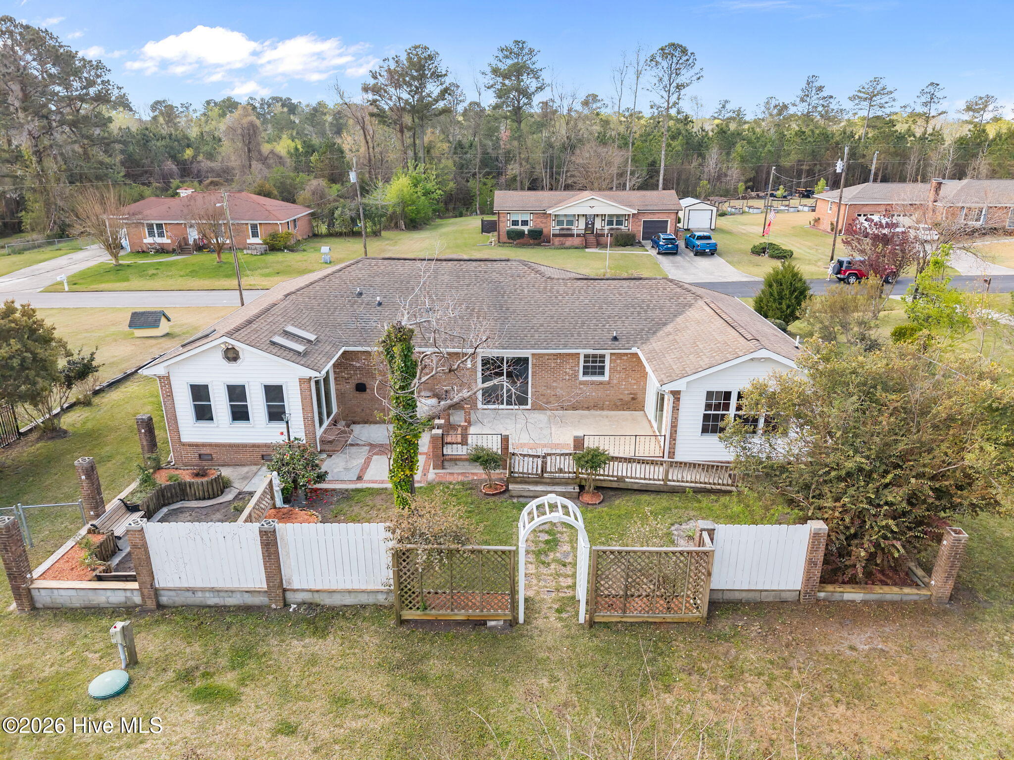 404 Maplehurst Drive Property Photo 20