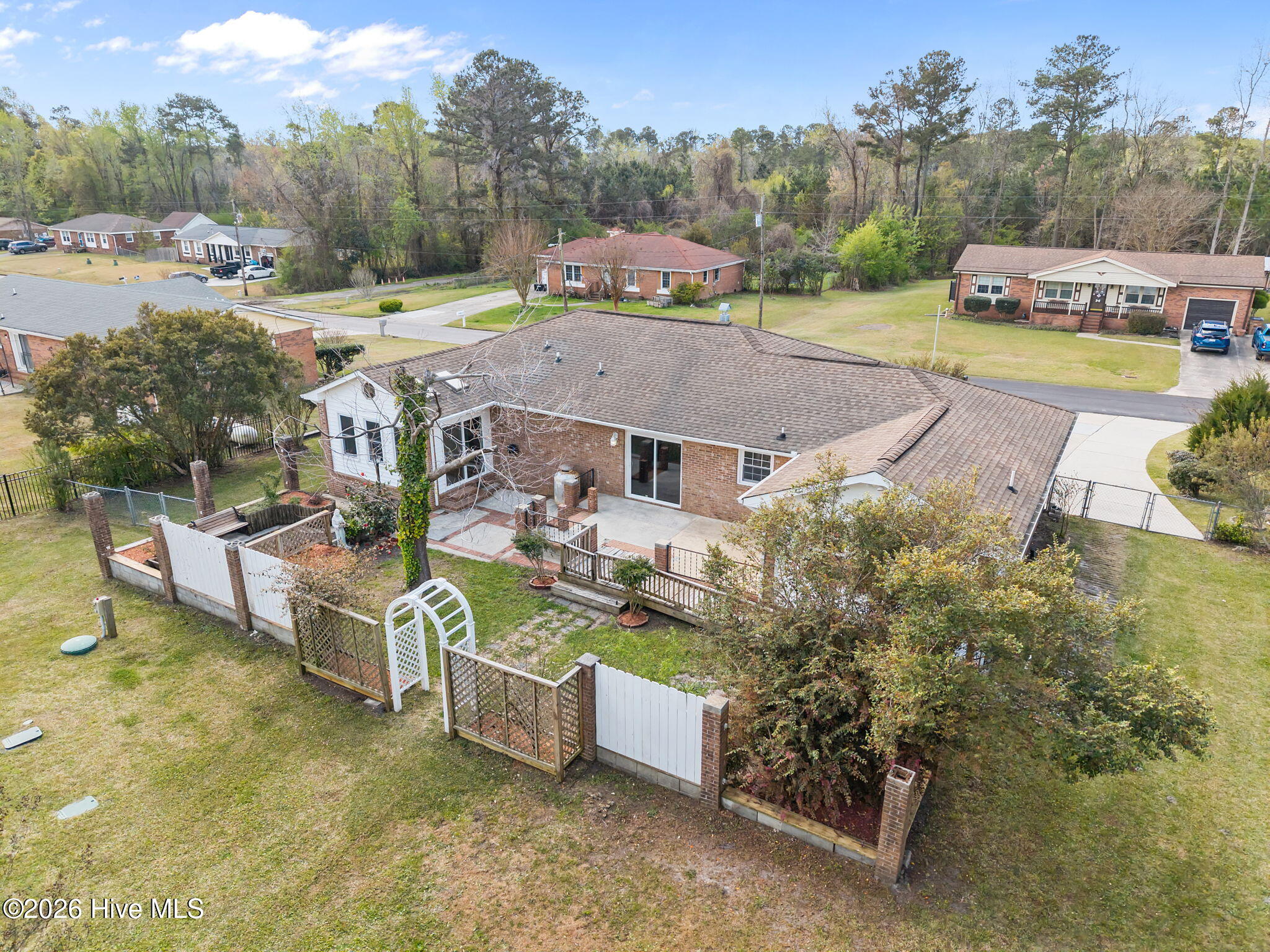 404 Maplehurst Drive Property Photo 38