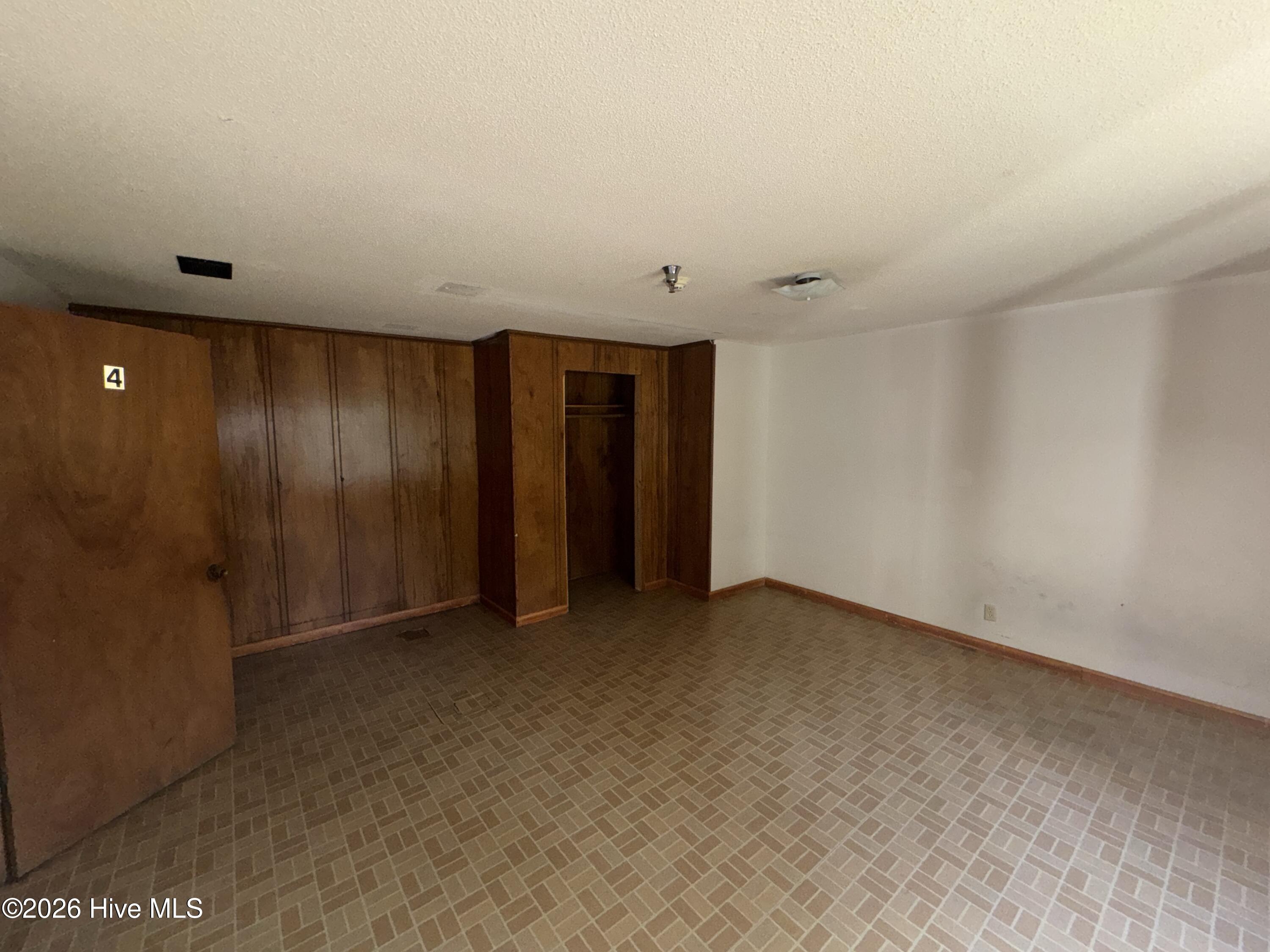 2815 Deans Bridge Road Property Photo 3