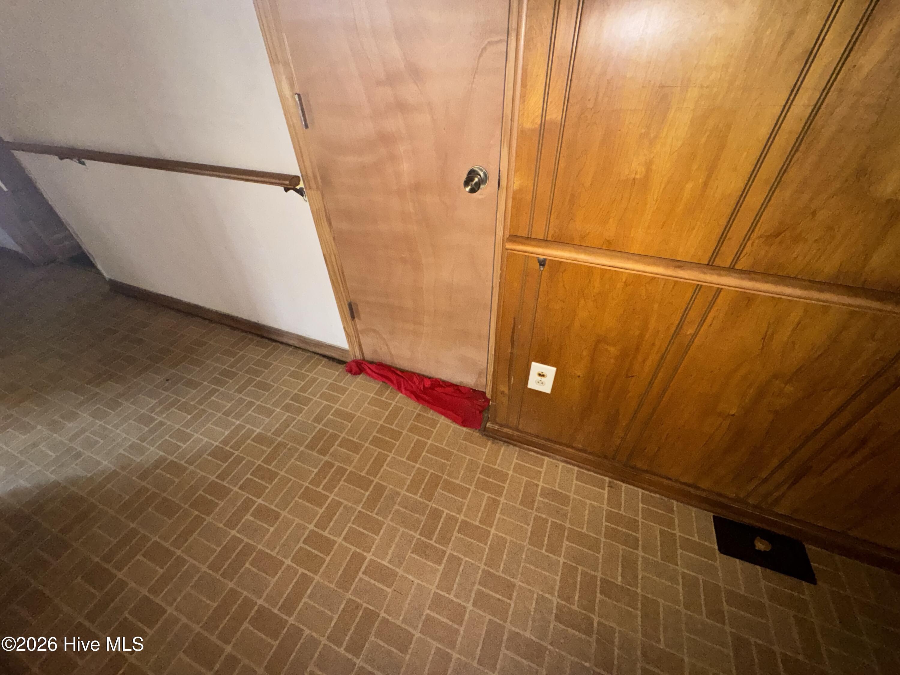2815 Deans Bridge Road Property Photo 4