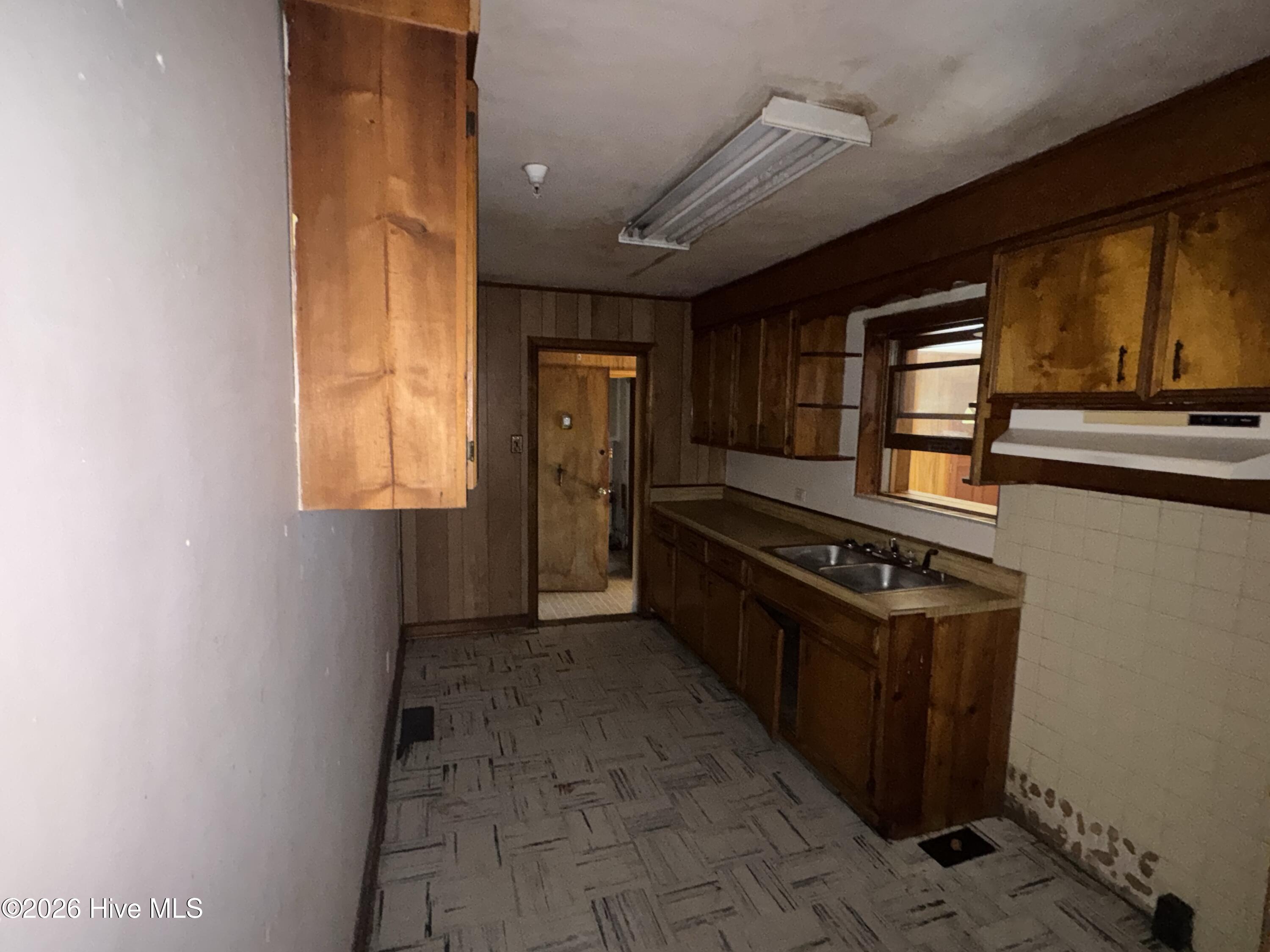 2815 Deans Bridge Road Property Photo 5