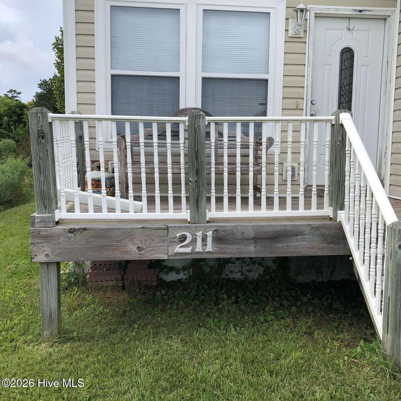 211 Lloyd Street Property Photo 2