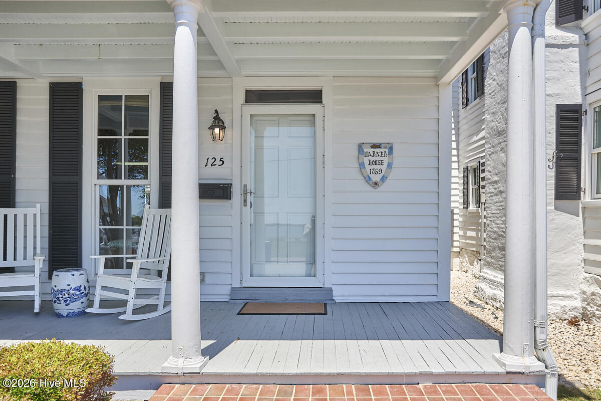 125 Front Street Property Photo 8