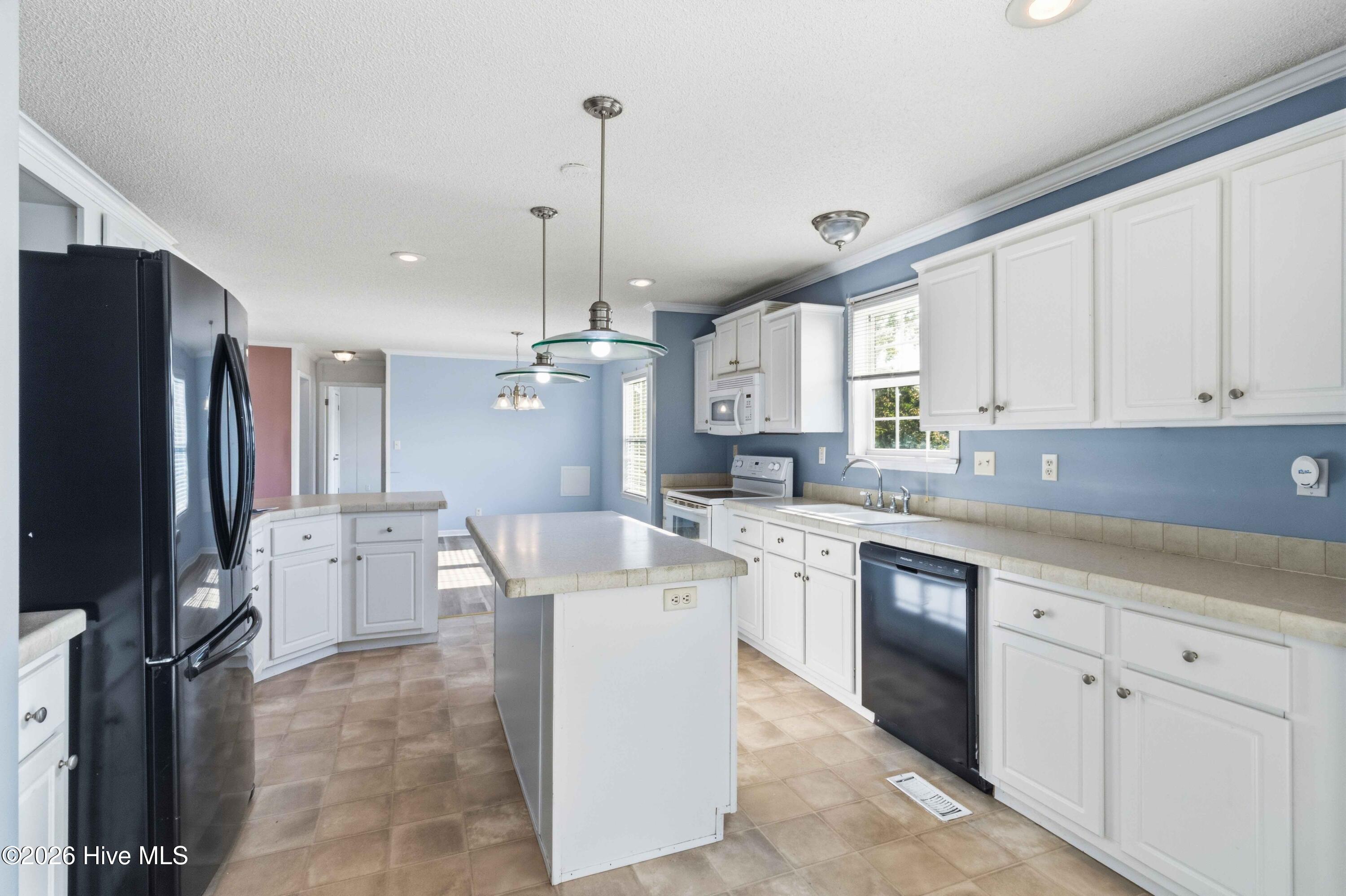 614 Autumn Winds Drive Property Photo 9