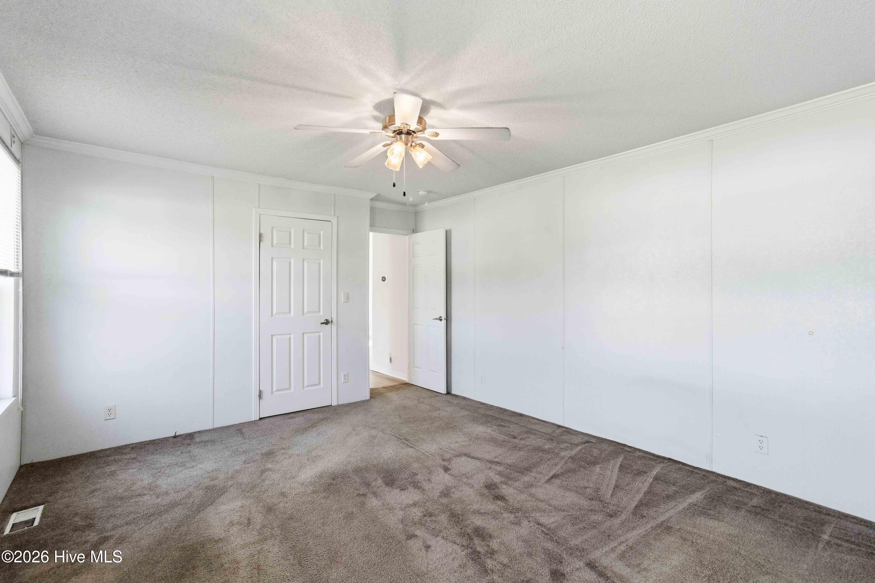 614 Autumn Winds Drive Property Photo 18