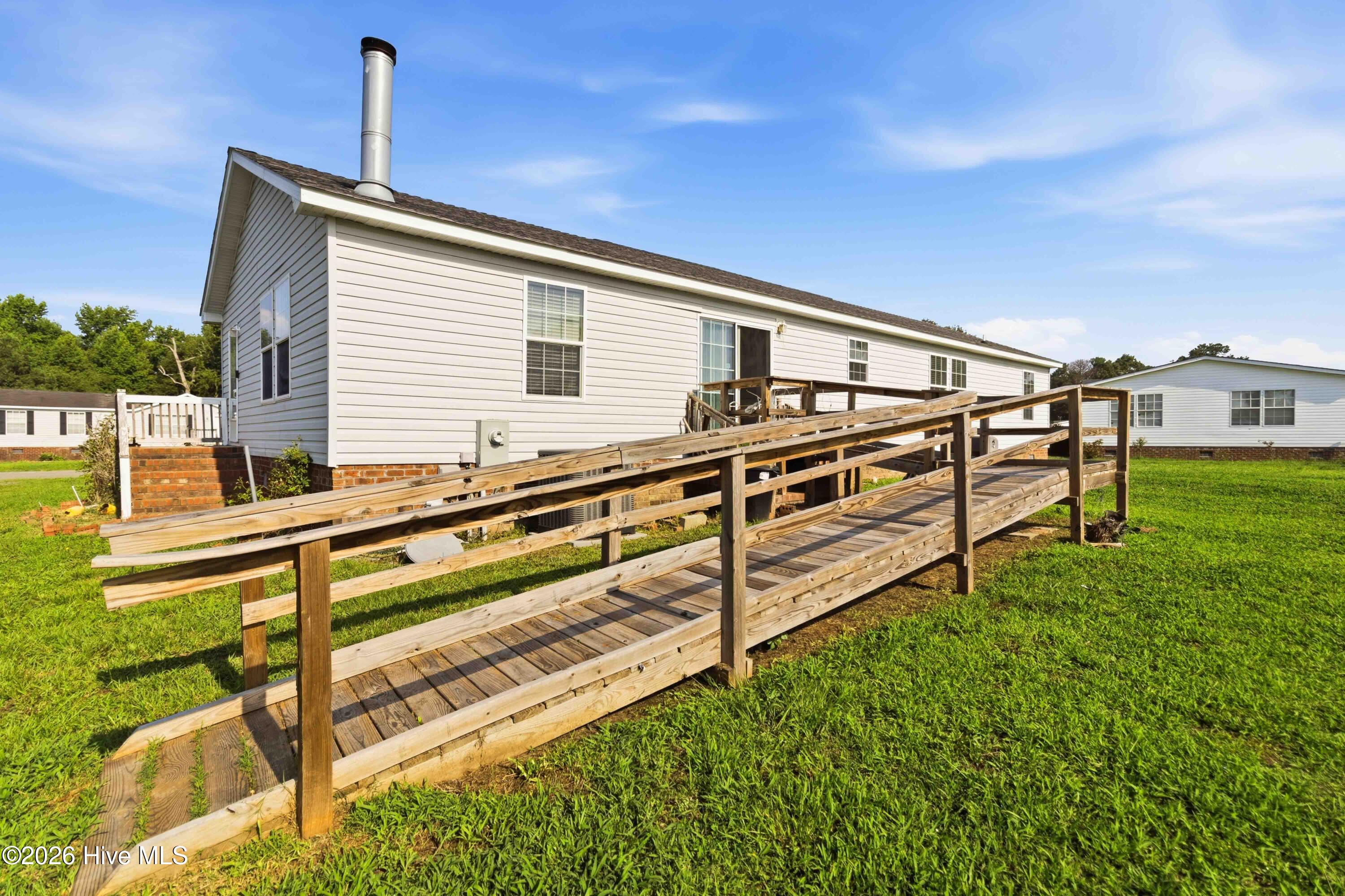 614 Autumn Winds Drive Property Photo 31
