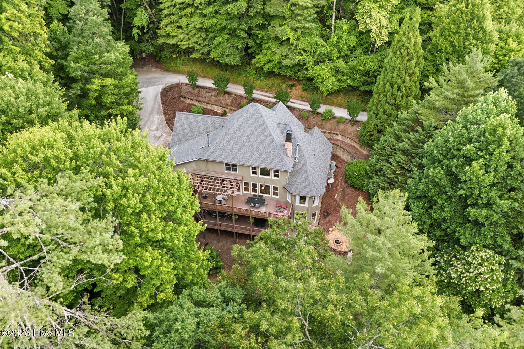 382 Lake Shore Drive Property Photo 4
