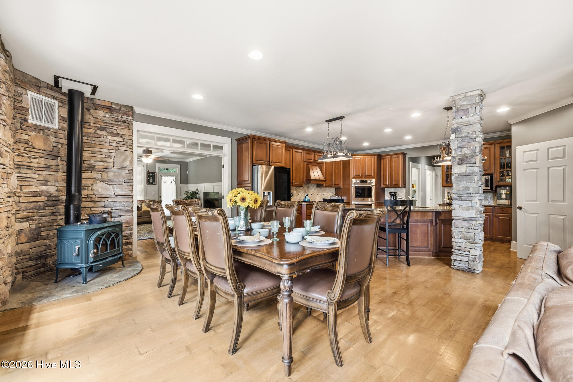 382 Lake Shore Drive Property Photo 10