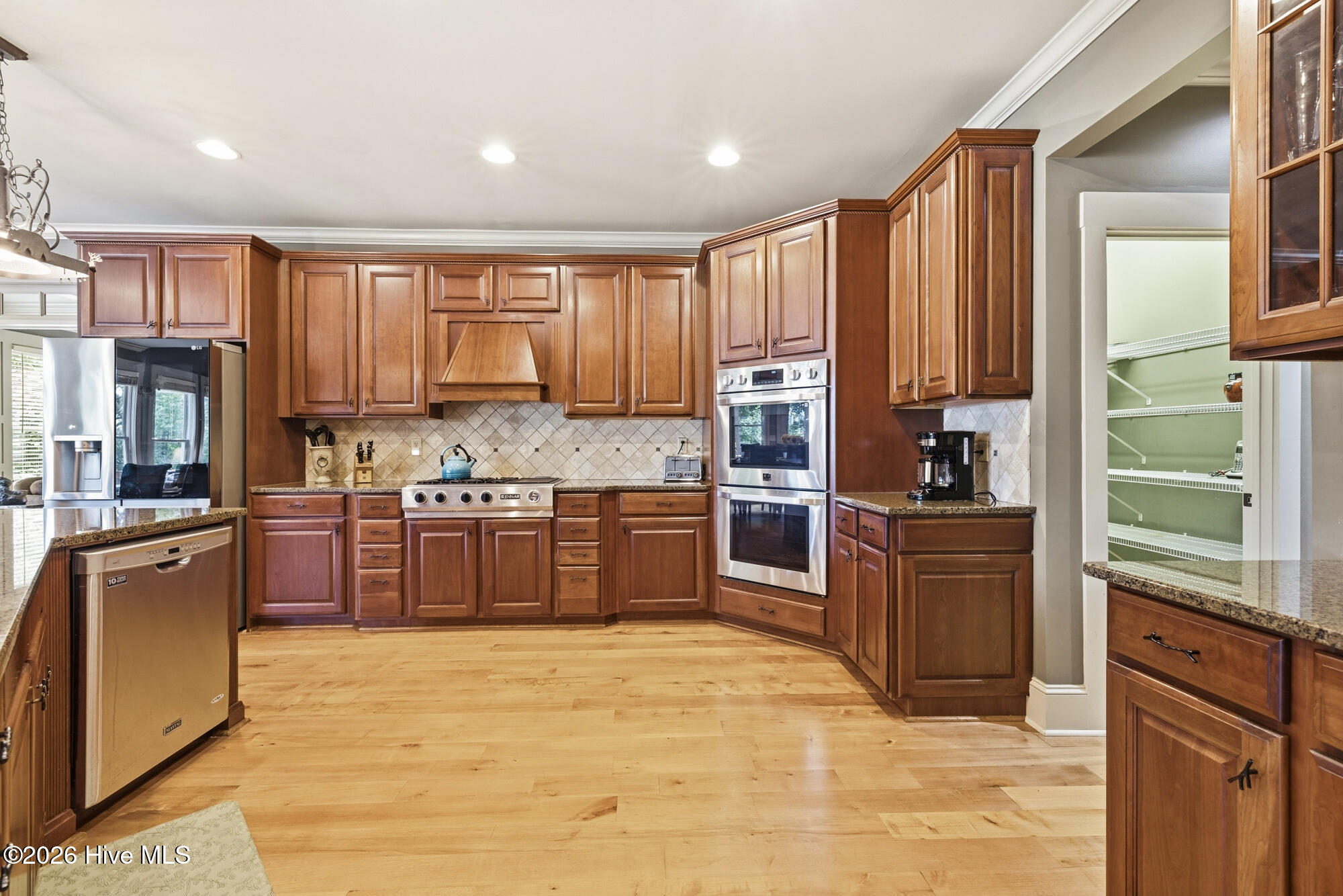 382 Lake Shore Drive Property Photo 13