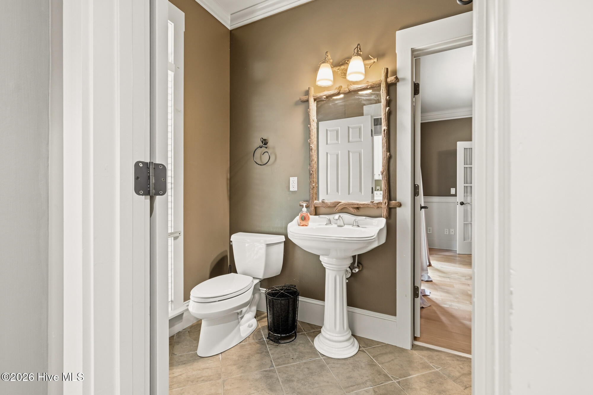 382 Lake Shore Drive Property Photo 15