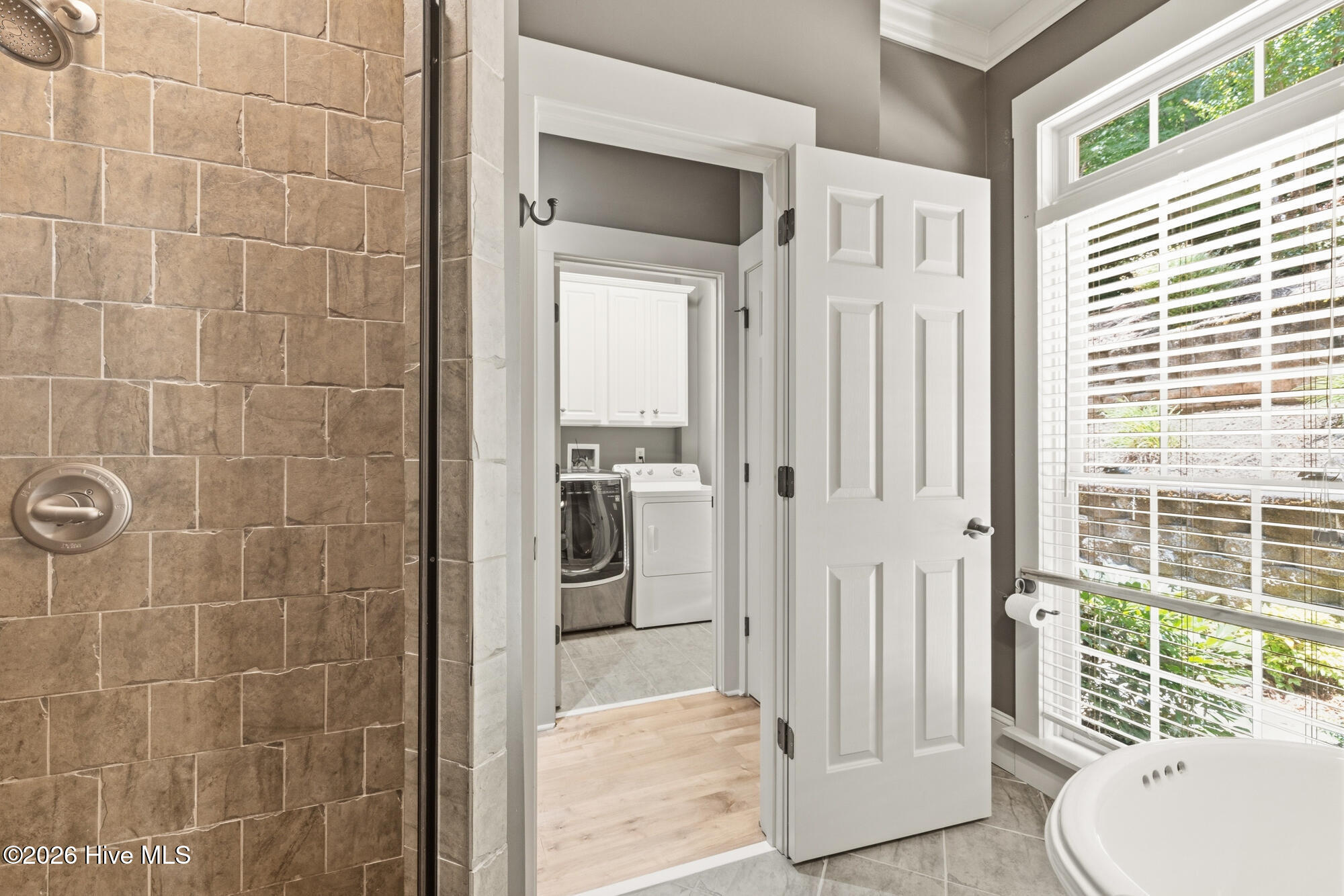 382 Lake Shore Drive Property Photo 17