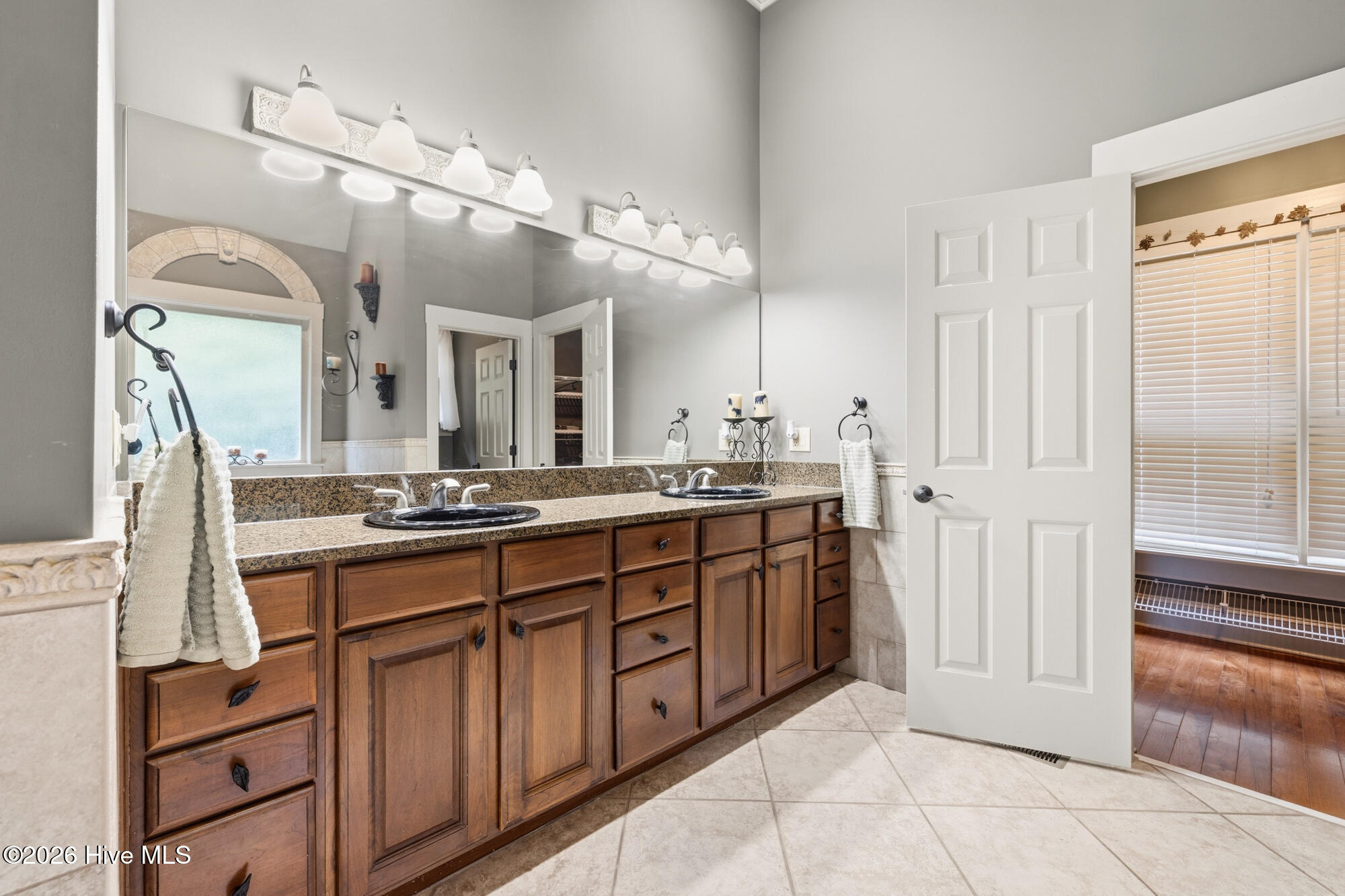382 Lake Shore Drive Property Photo 22