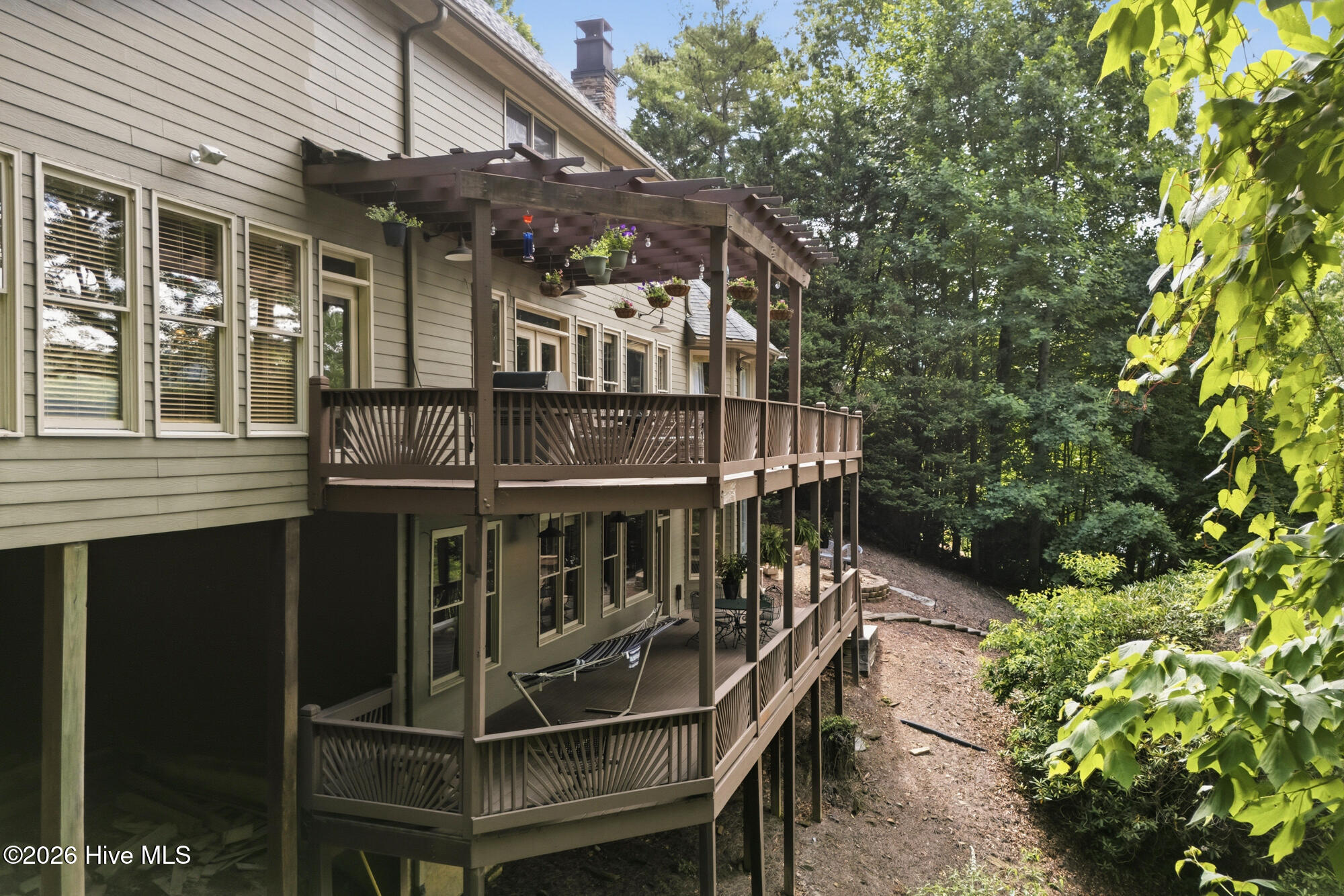 382 Lake Shore Drive Property Photo 41