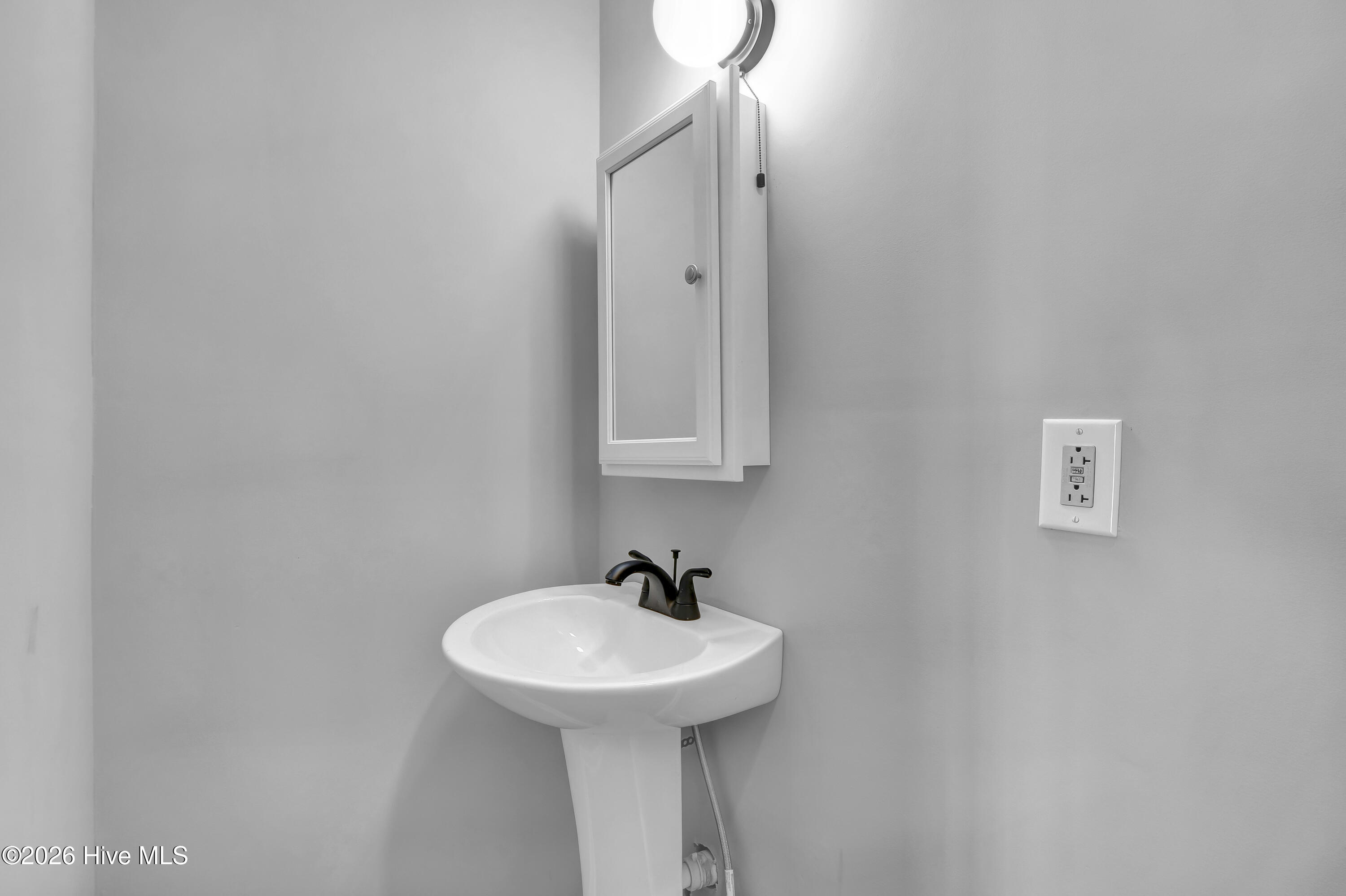 139 Charter Drive Property Photo 8