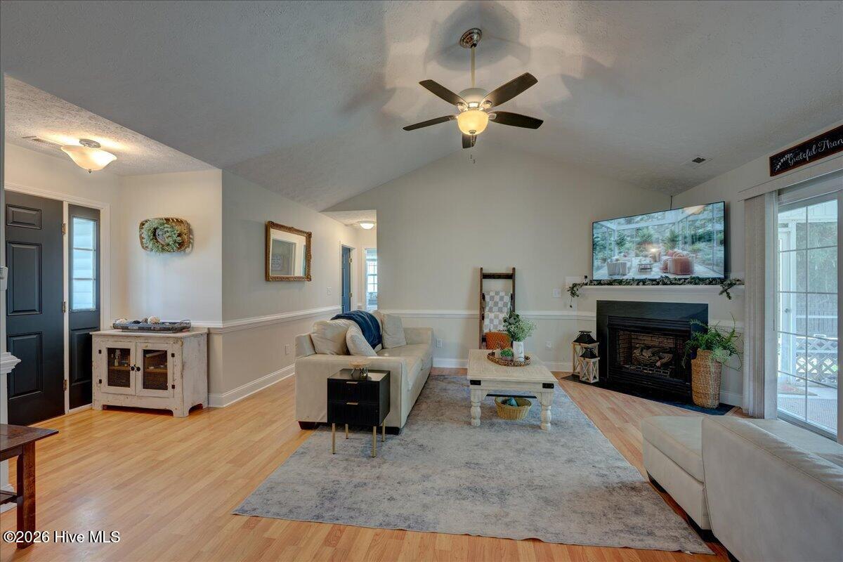 105 Croatan Woods Drive Property Photo 8