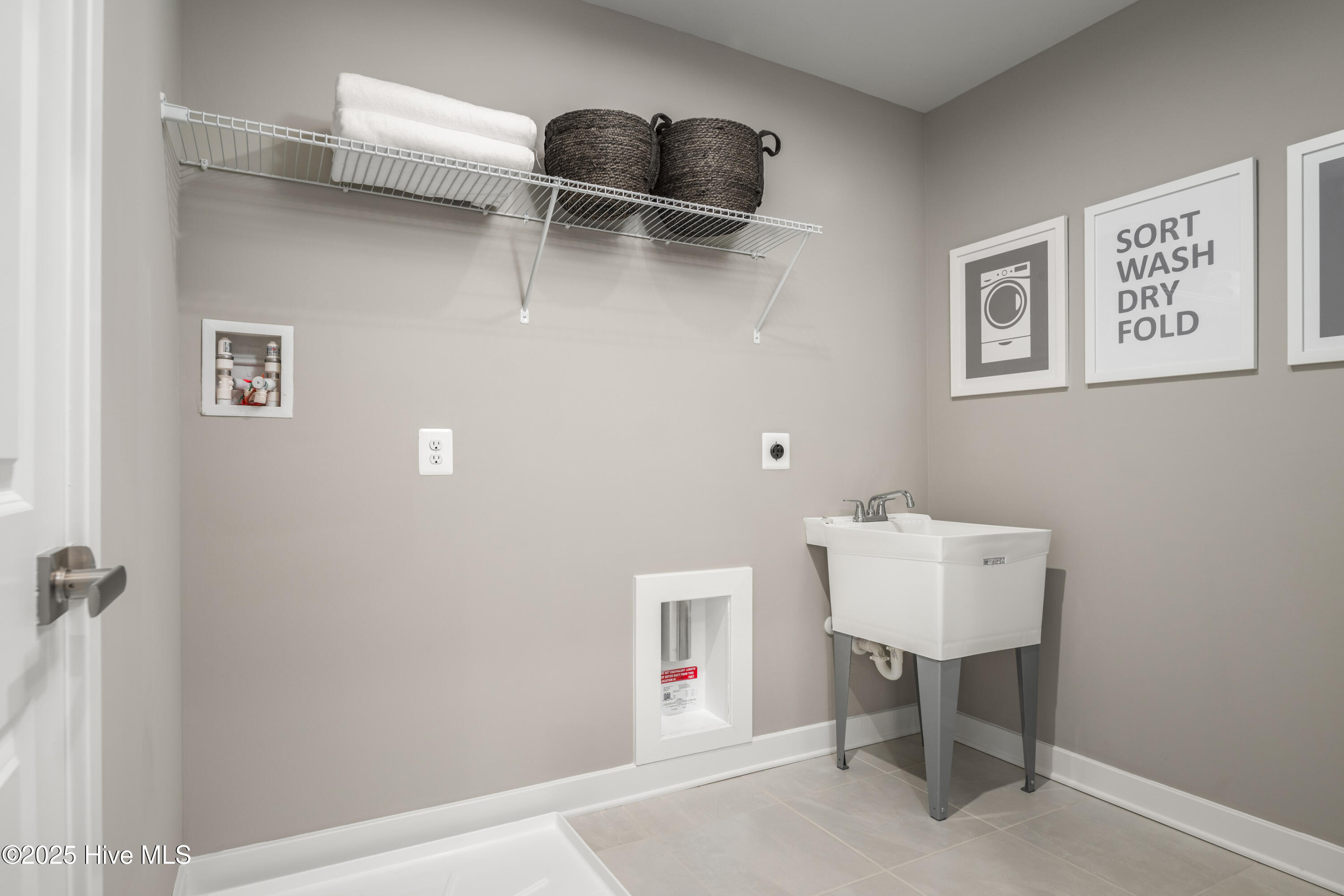 4265 Farmfield Drive Property Photo 13