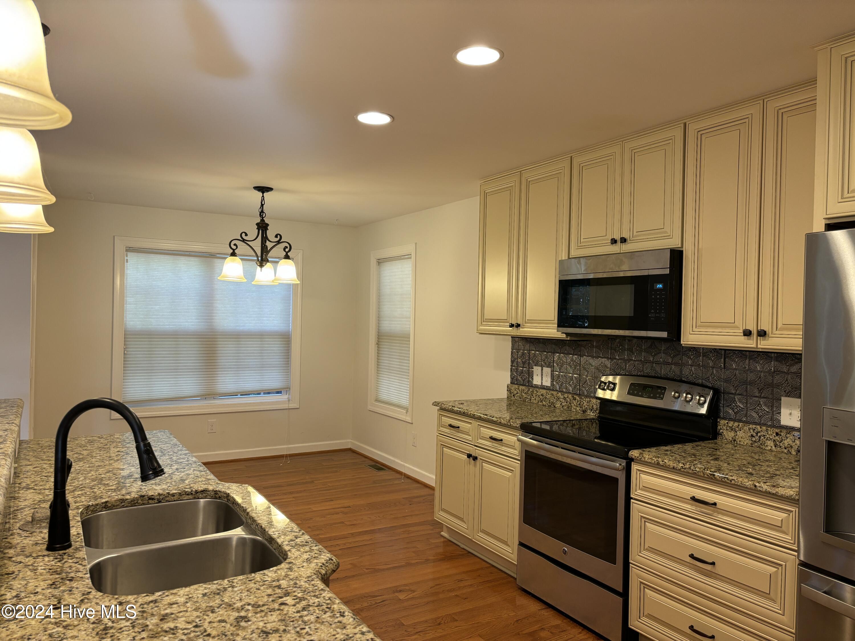 7 Moore Drive Property Photo 4