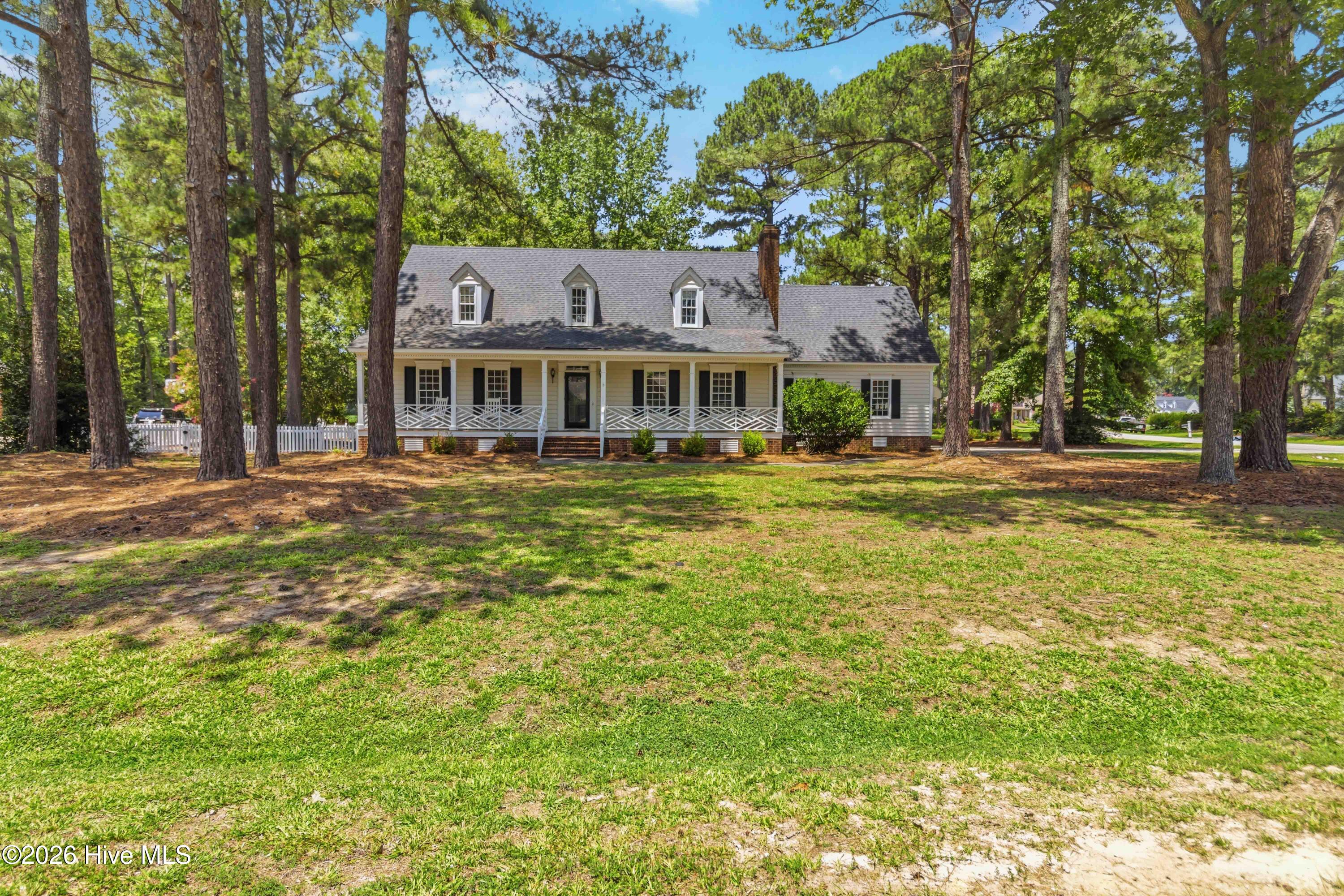 4926 Country Club Drive N Property Photo 2