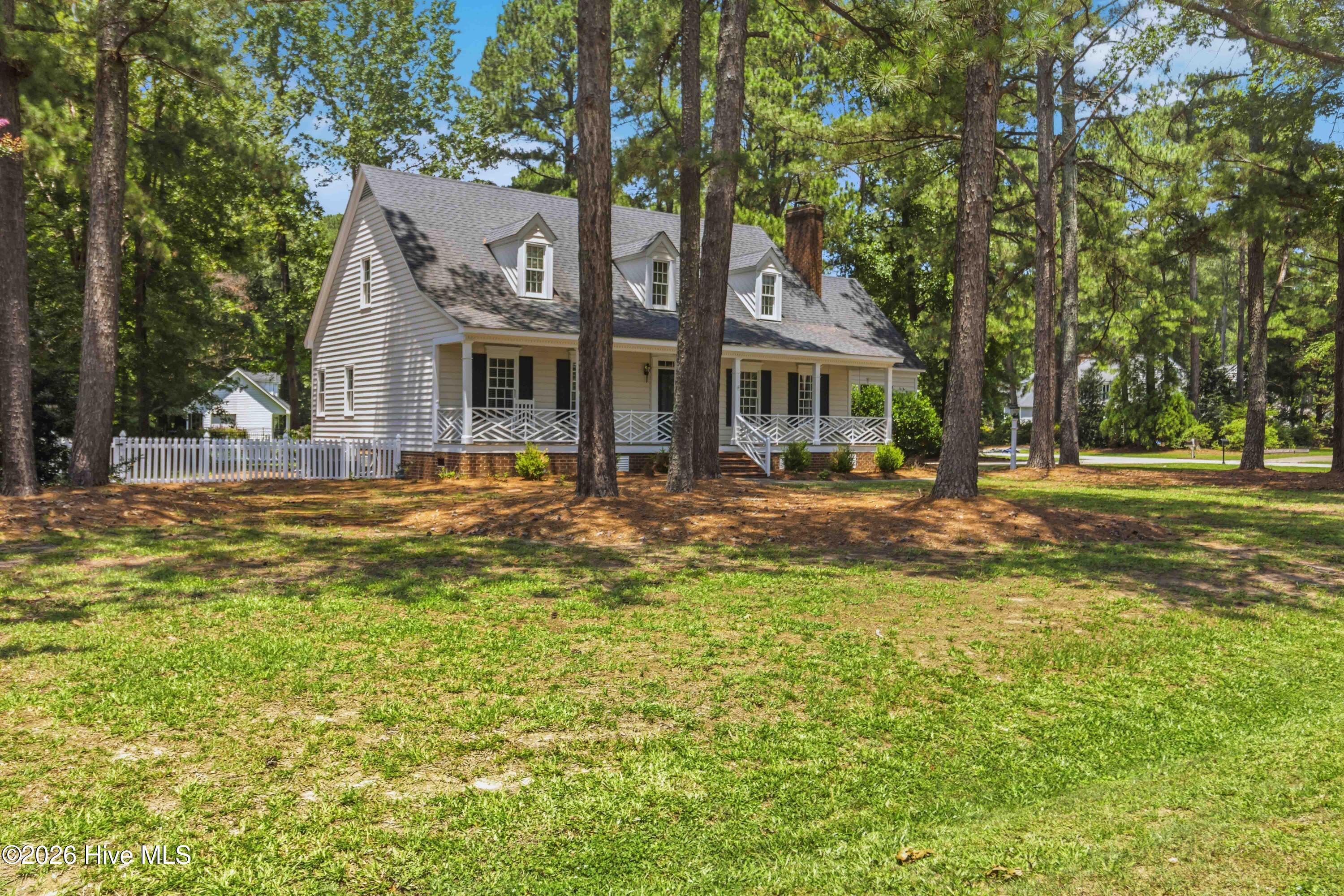 4926 Country Club Drive N Property Photo 3