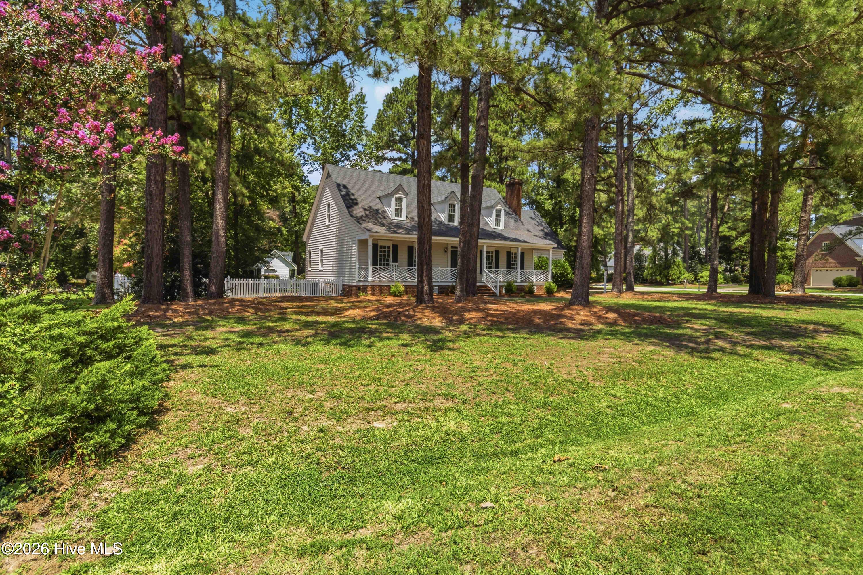 4926 Country Club Drive N Property Photo 4