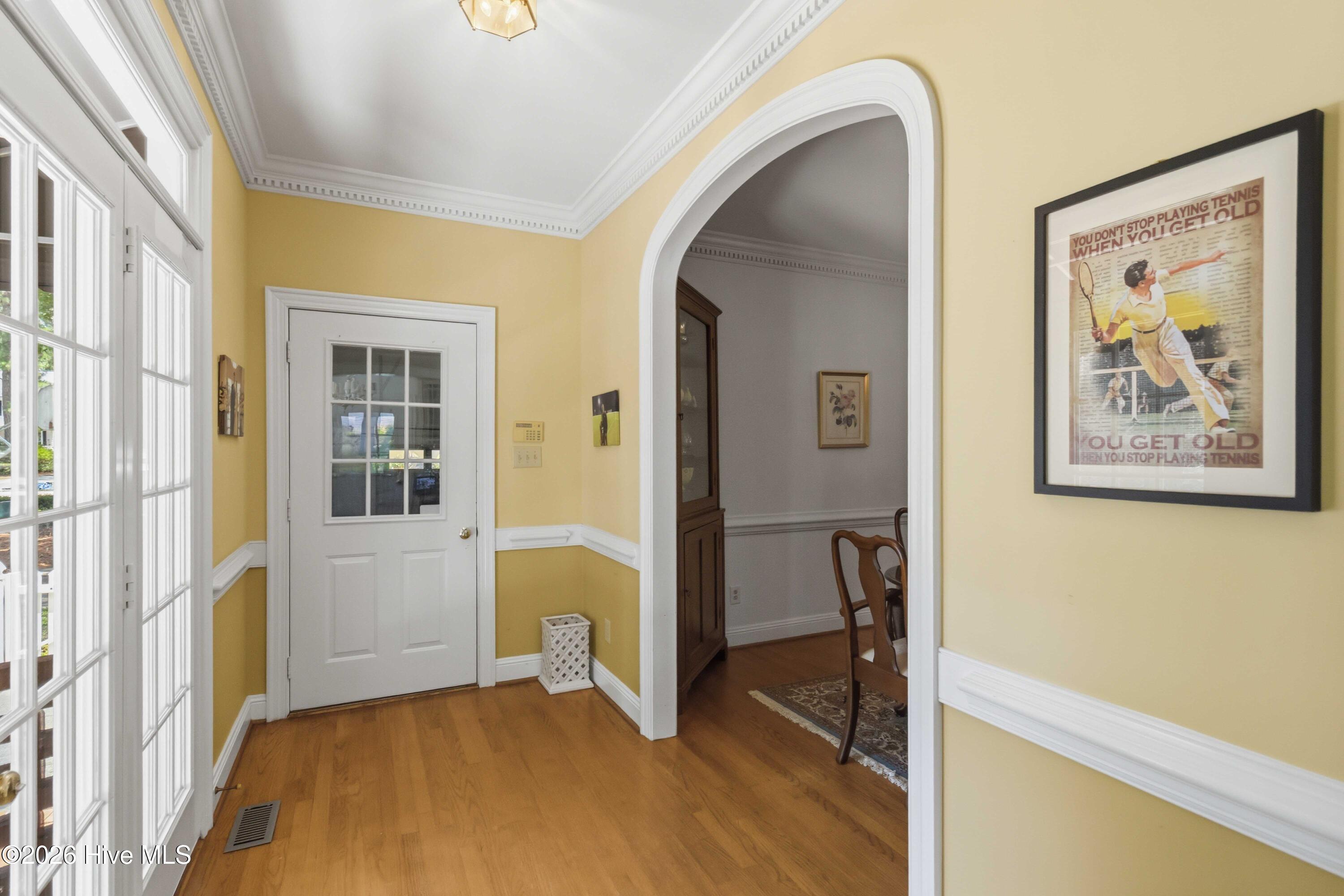 4926 Country Club Drive N Property Photo 11