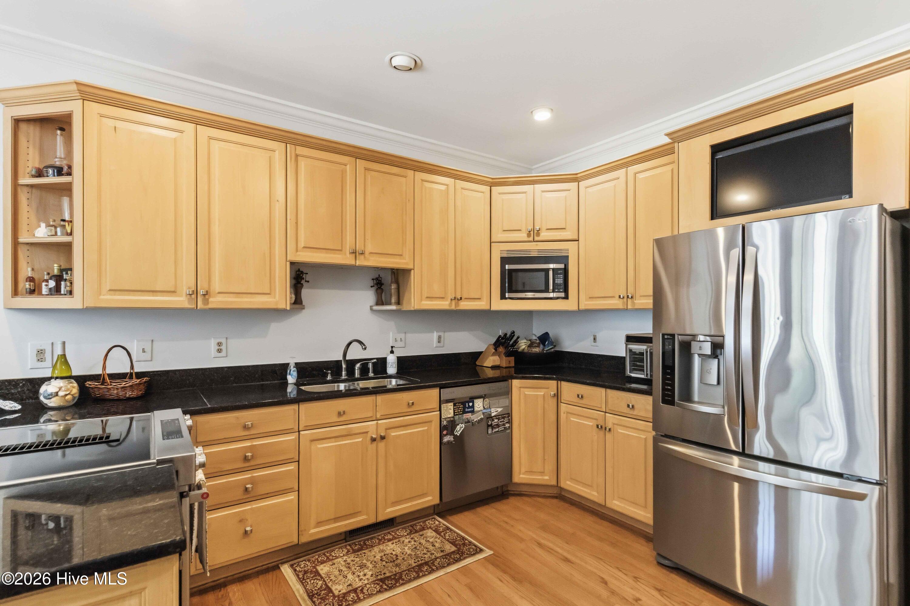 4926 Country Club Drive N Property Photo 15