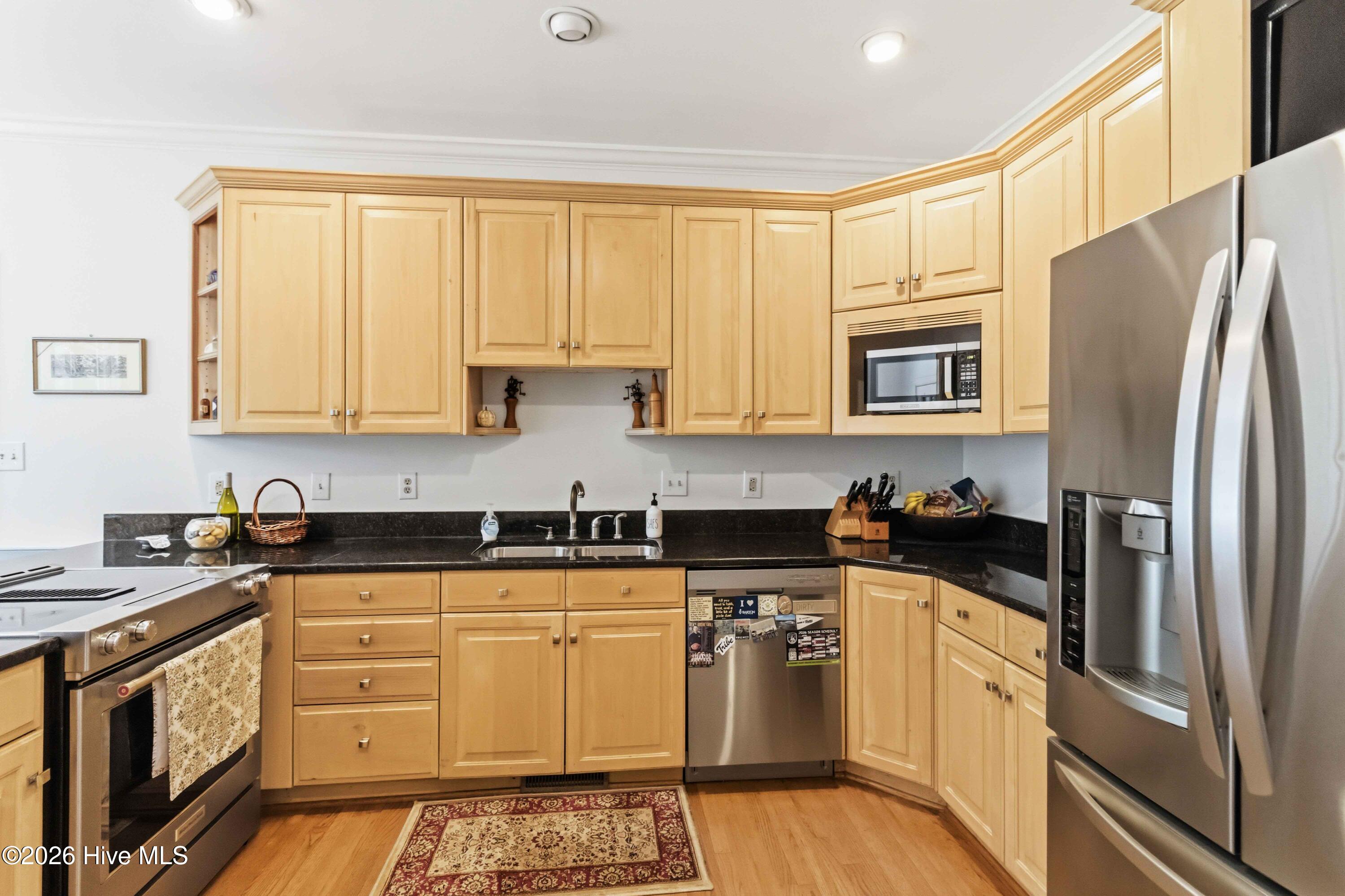 4926 Country Club Drive N Property Photo 16