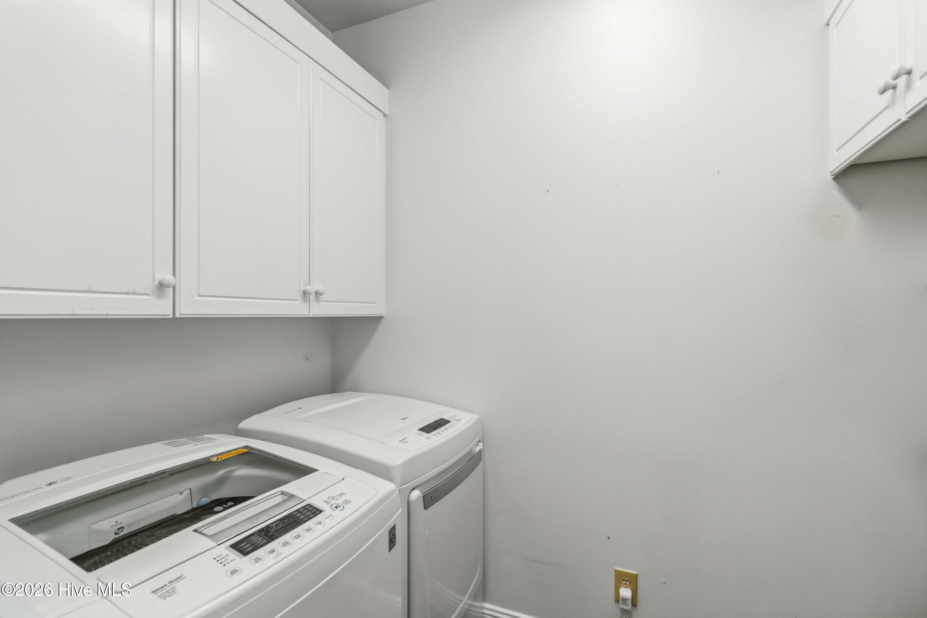 4926 Country Club Drive N Property Photo 17