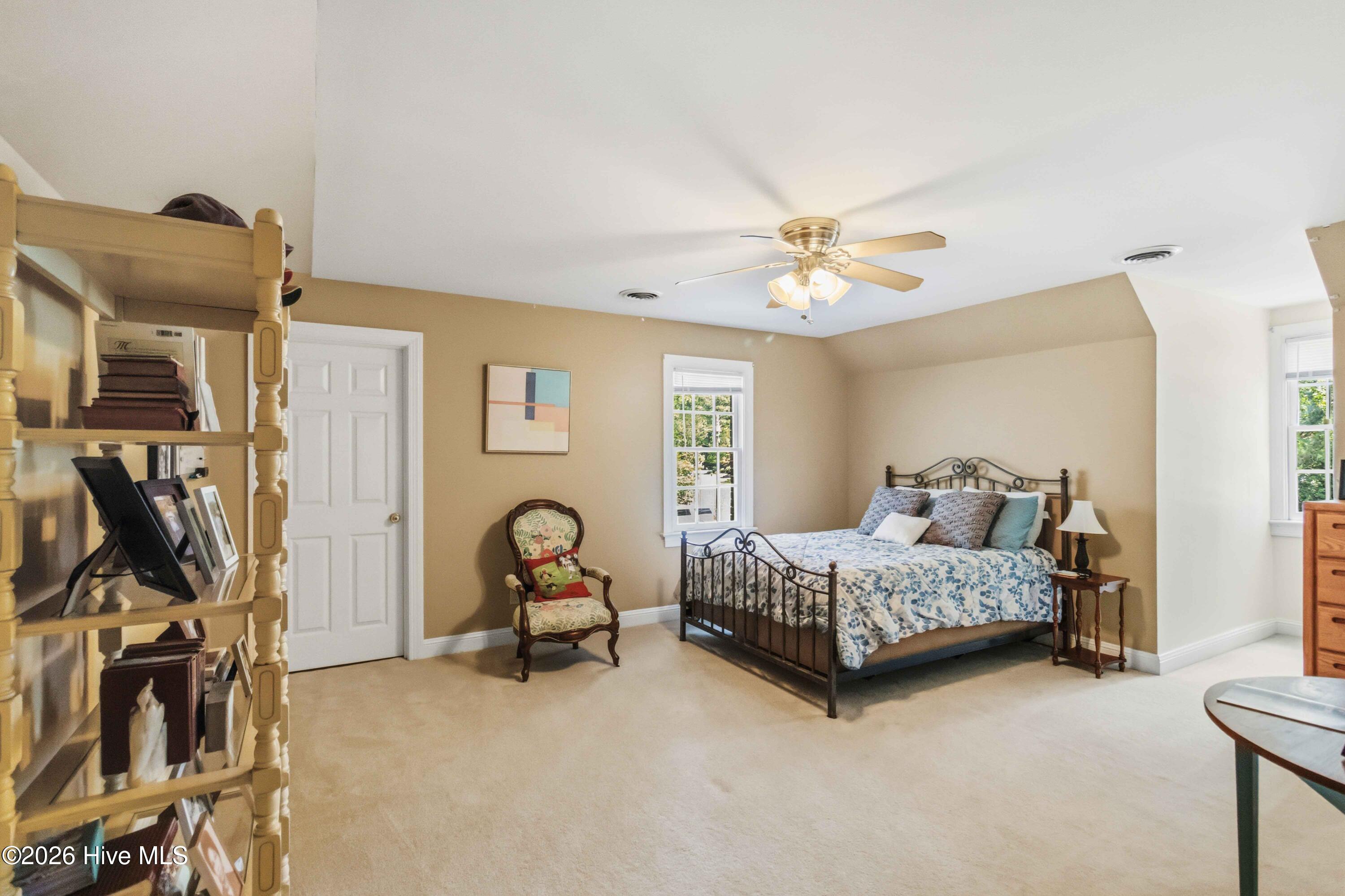4926 Country Club Drive N Property Photo 26