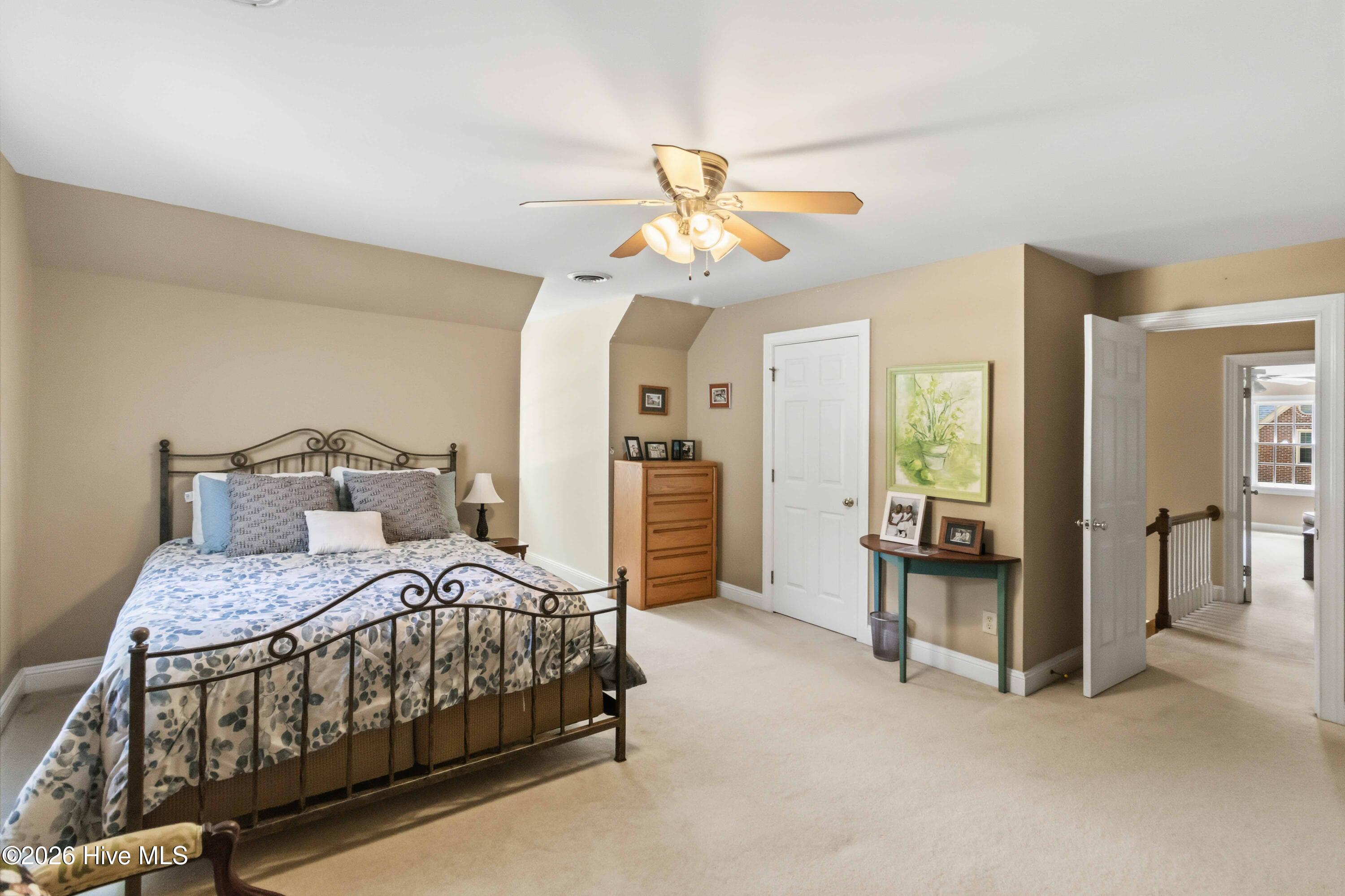 4926 Country Club Drive N Property Photo 27