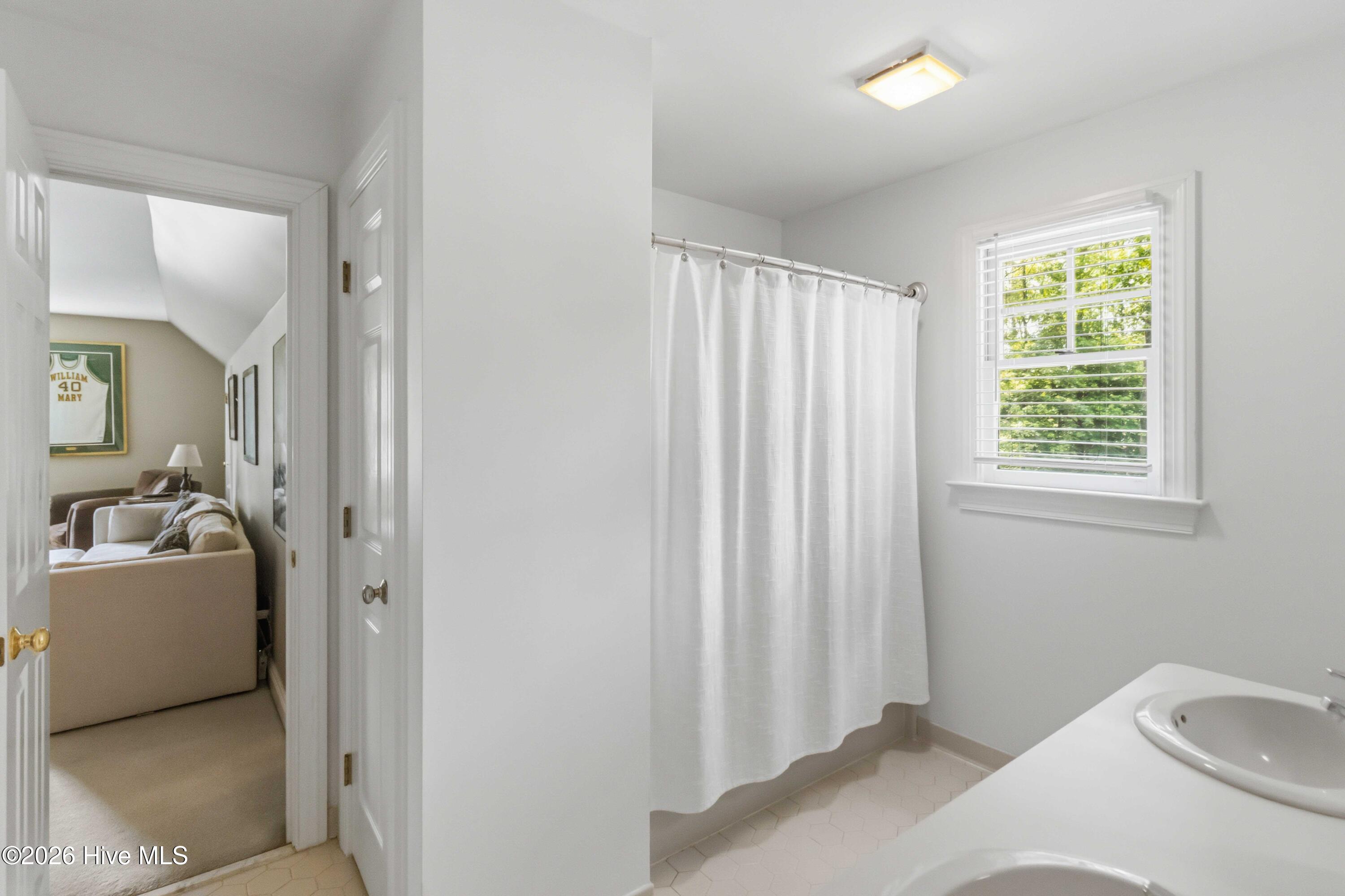 4926 Country Club Drive N Property Photo 28