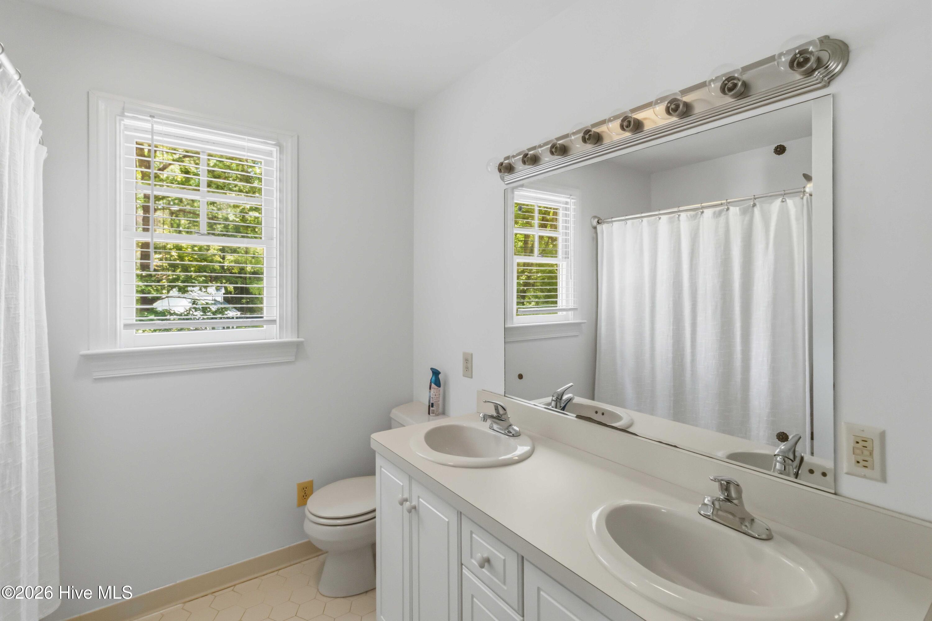 4926 Country Club Drive N Property Photo 29