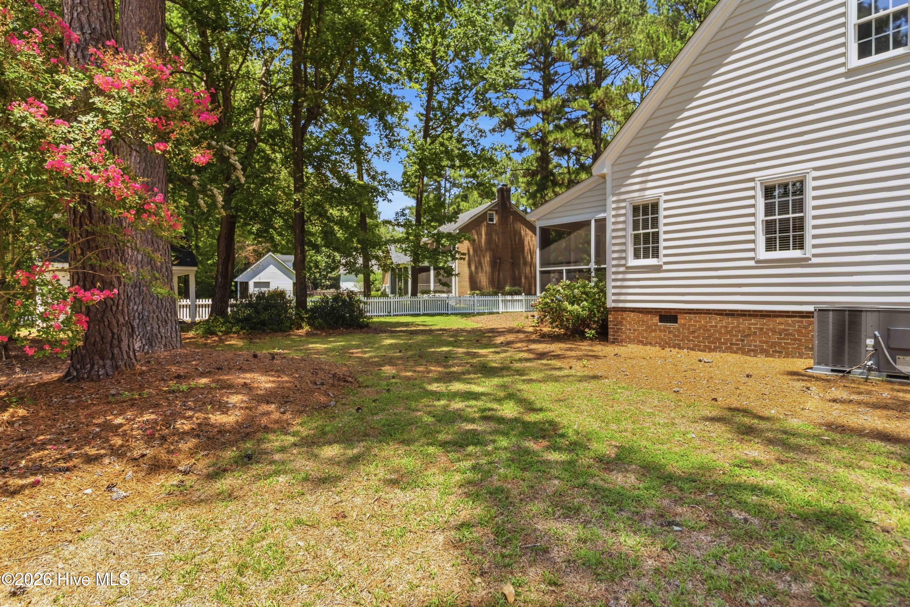 4926 Country Club Drive N Property Photo 38