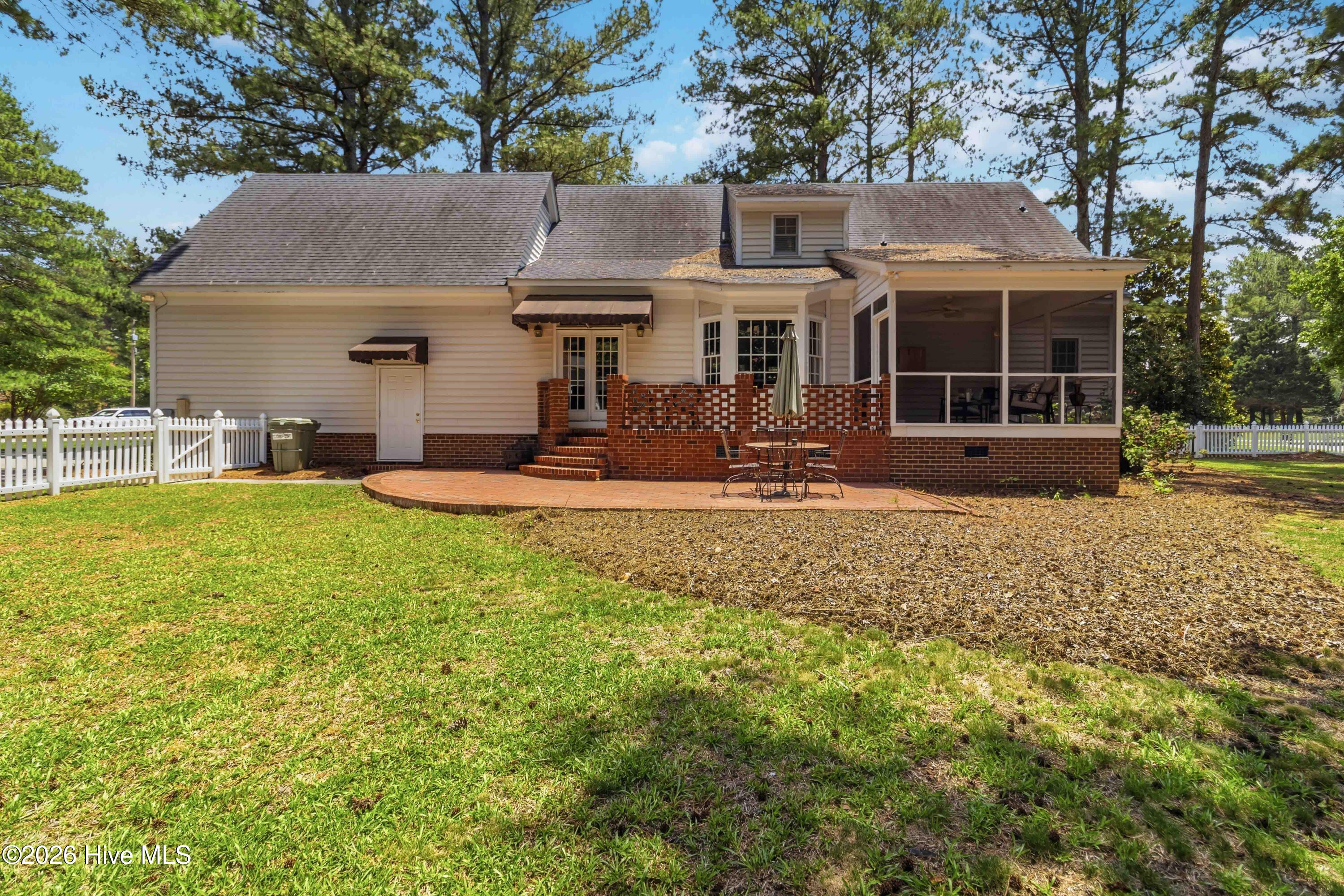 4926 Country Club Drive N Property Photo 39