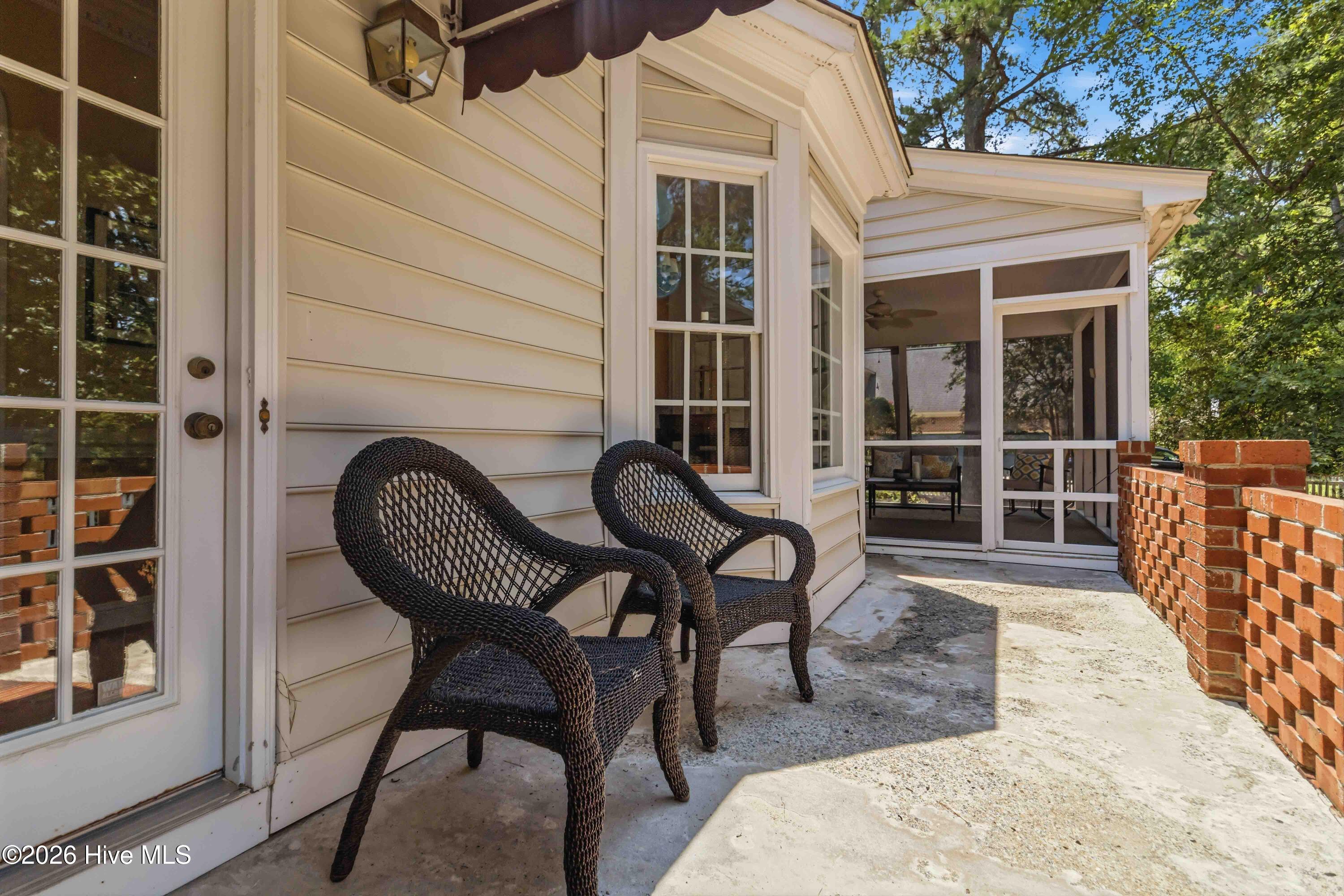 4926 Country Club Drive N Property Photo 41