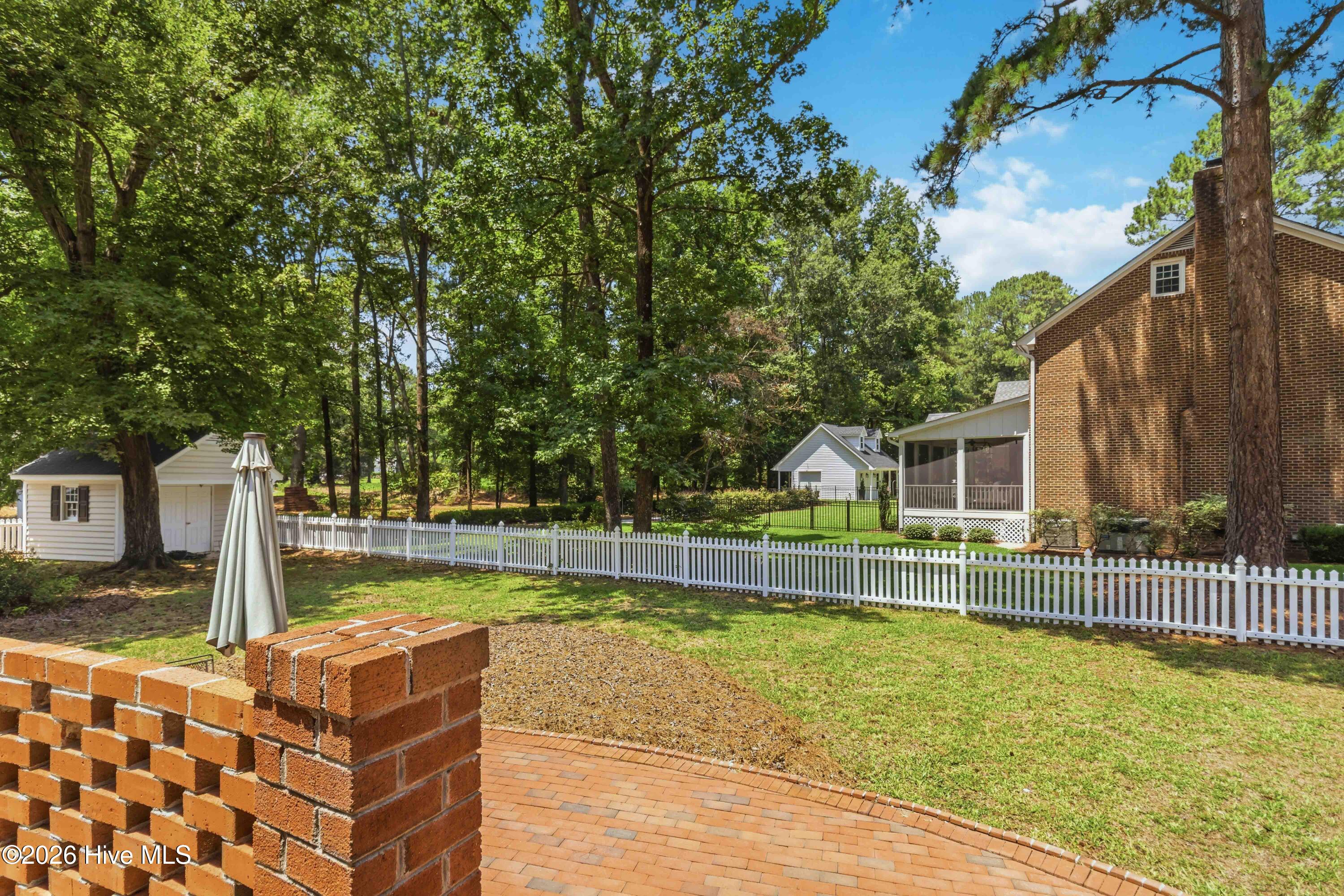 4926 Country Club Drive N Property Photo 42