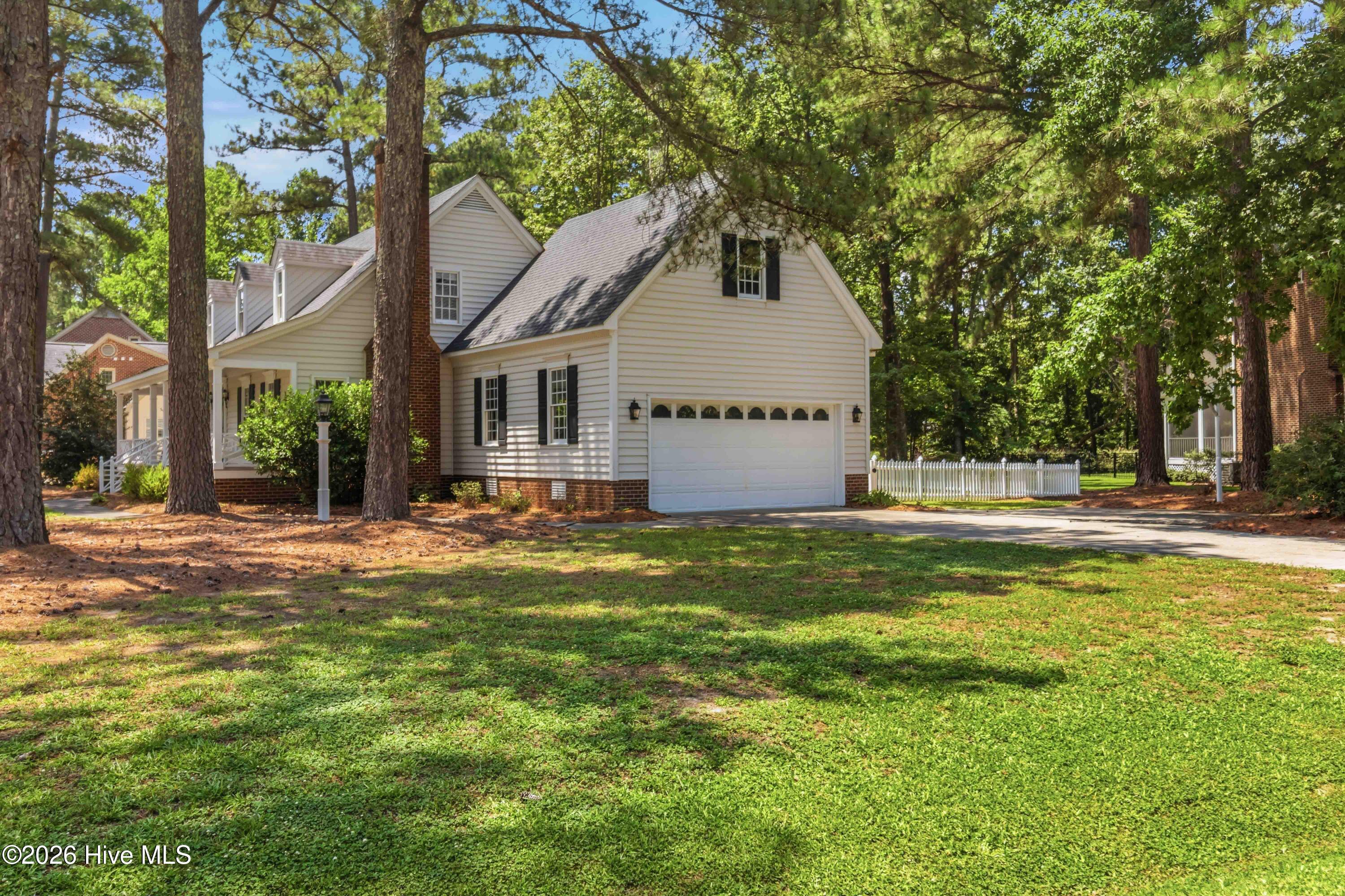 4926 Country Club Drive N Property Photo 43