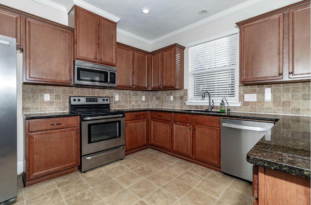 1806 Warwick Street Property Photo 7