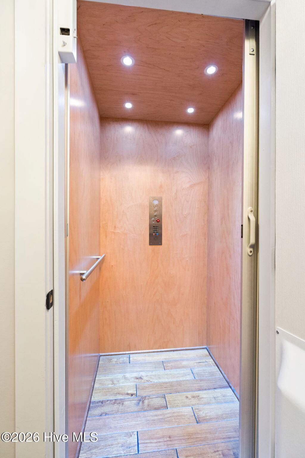 6420 River Vista Drive Property Photo 17