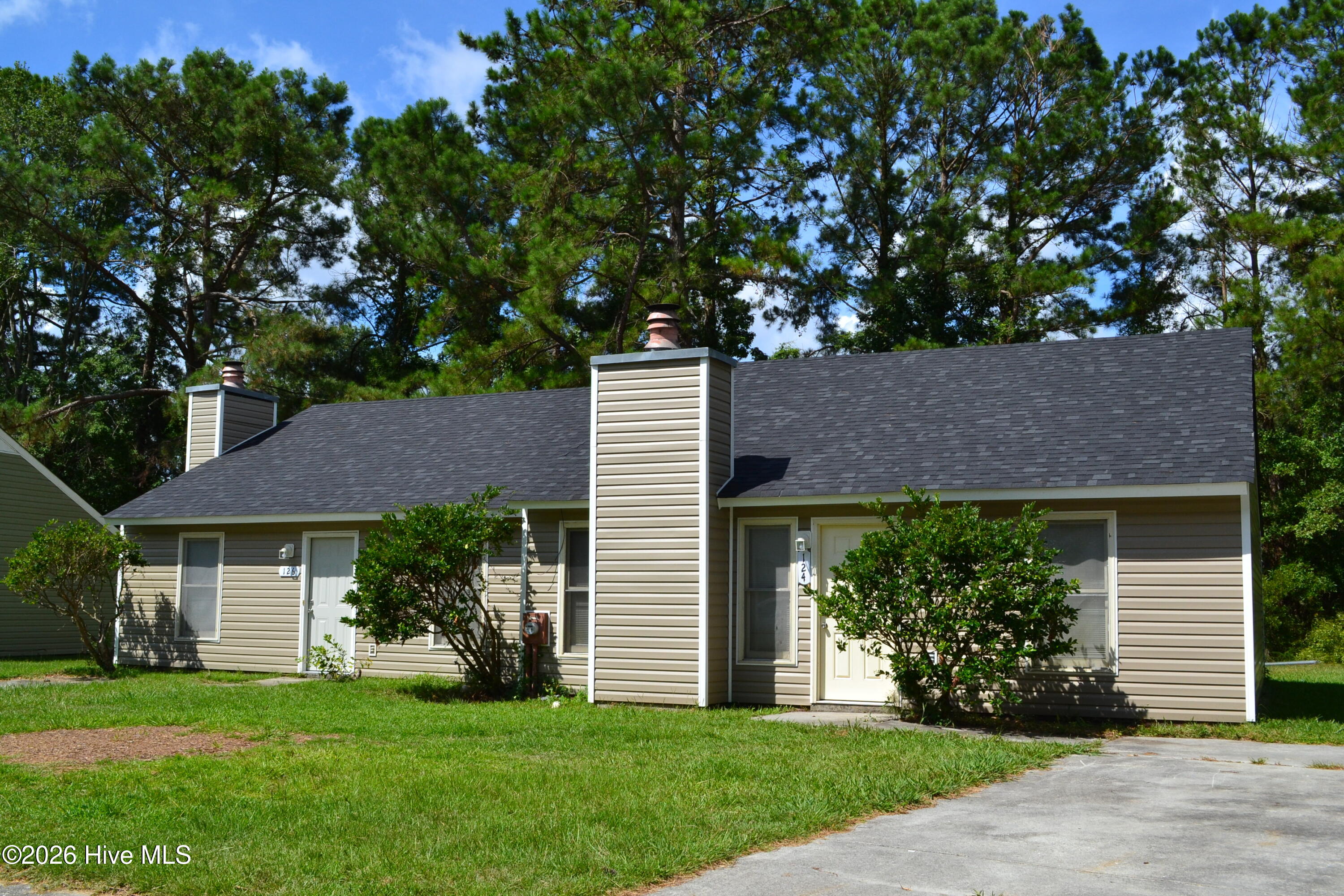 124 Corey Circle Property Photo 1