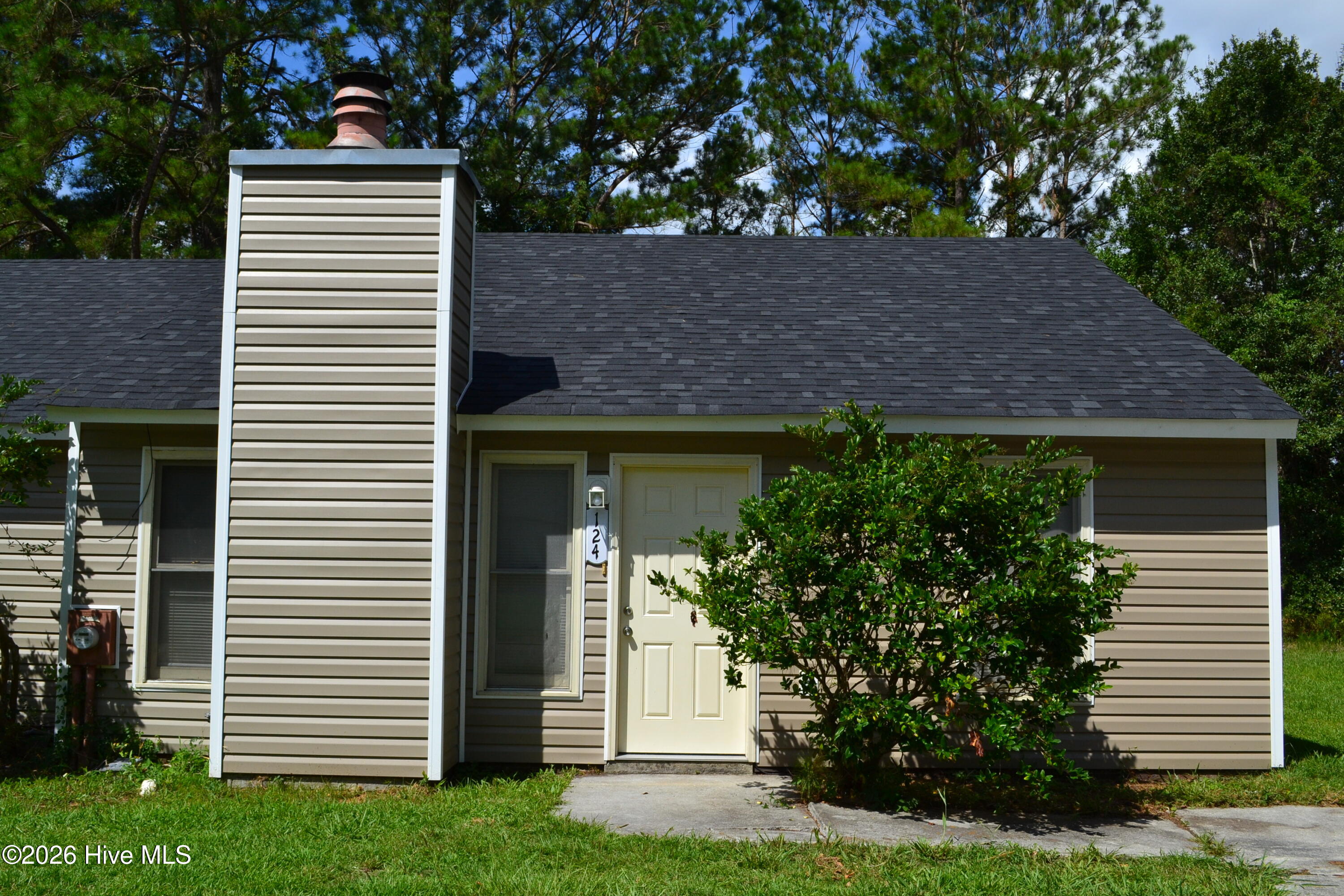 124 Corey Circle Property Photo 2
