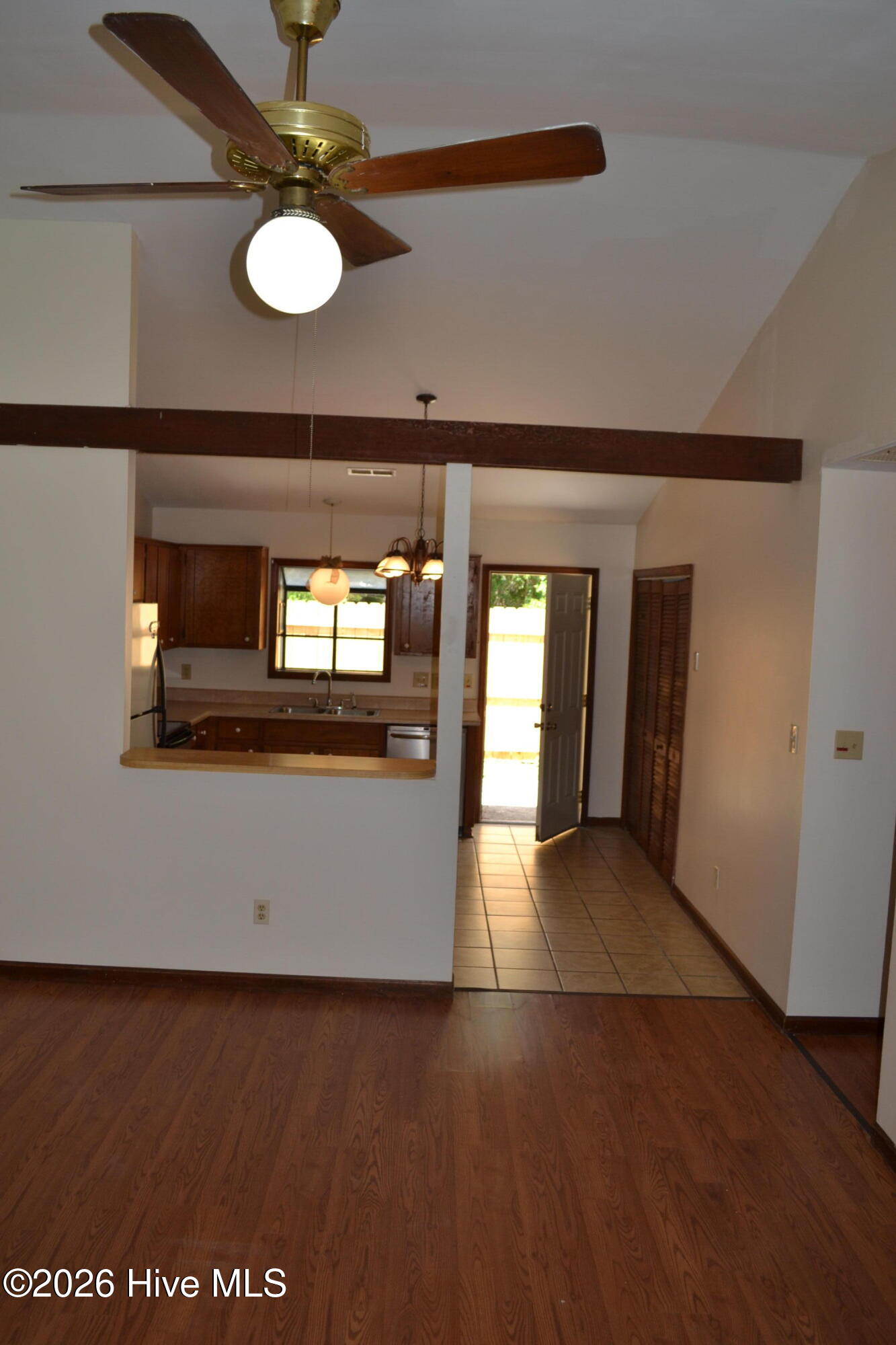 124 Corey Circle Property Photo 6