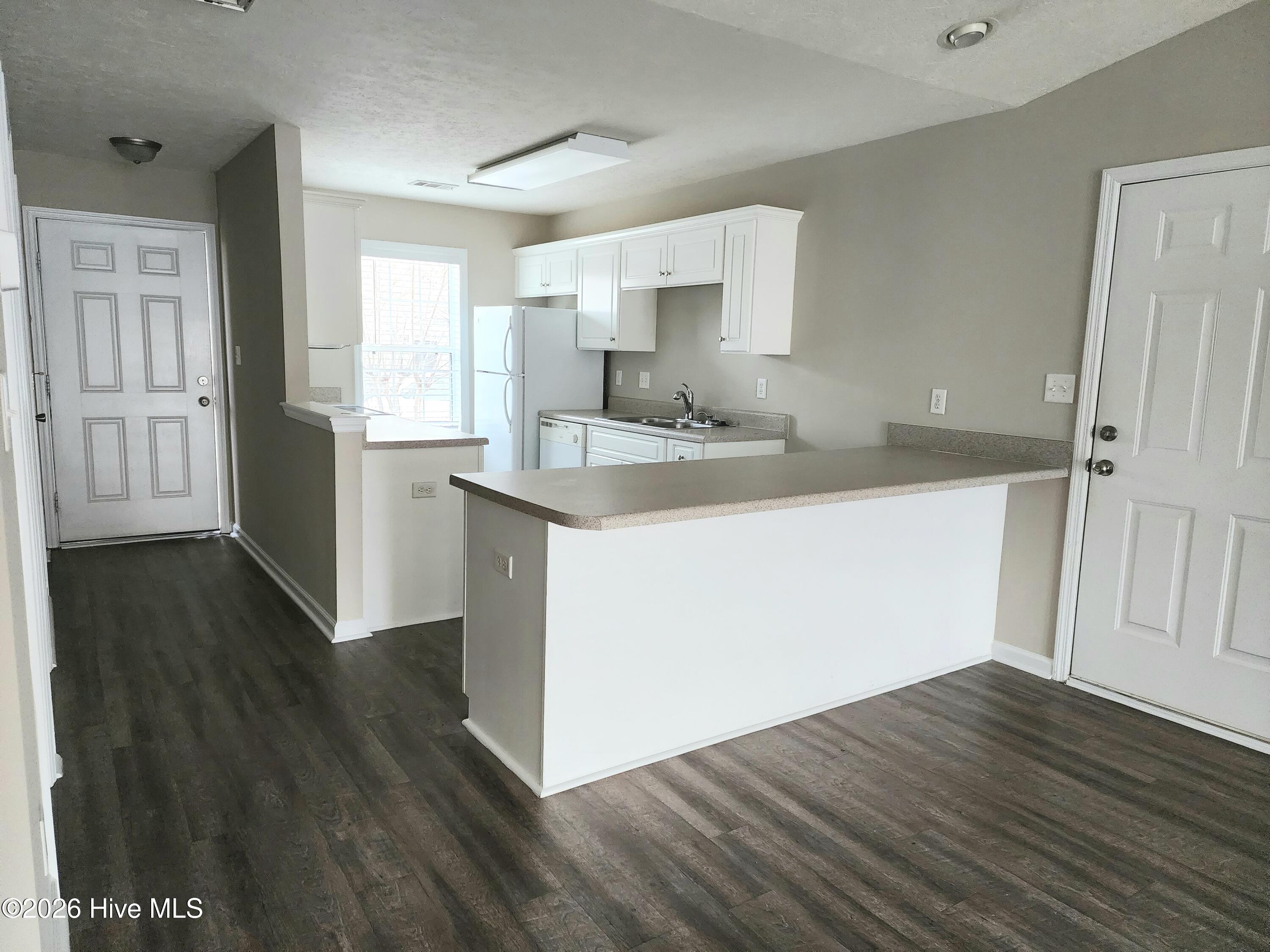 5256 Aruba Circle Property Photo 4