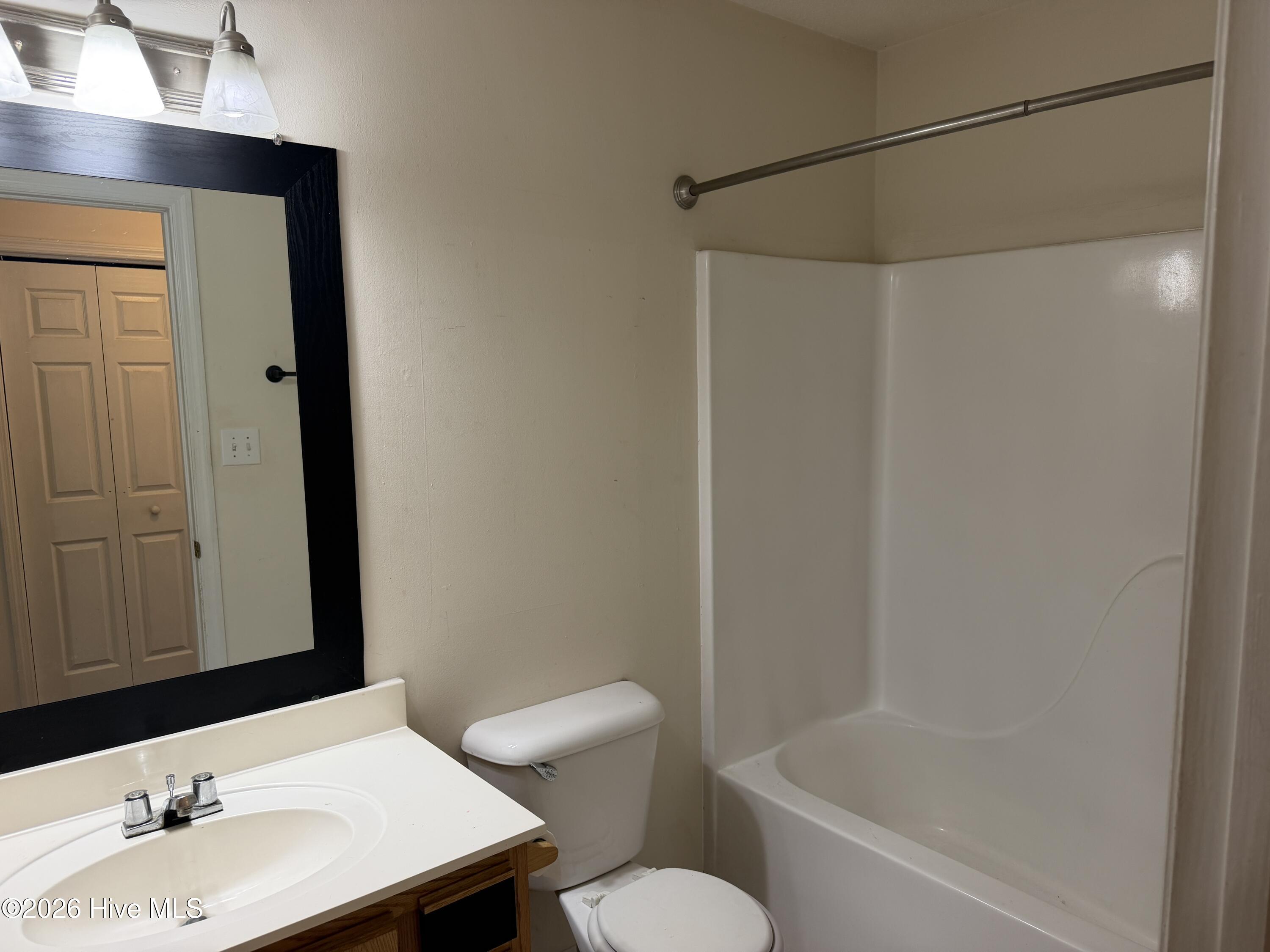 616 S Hampton Drive Property Photo 6