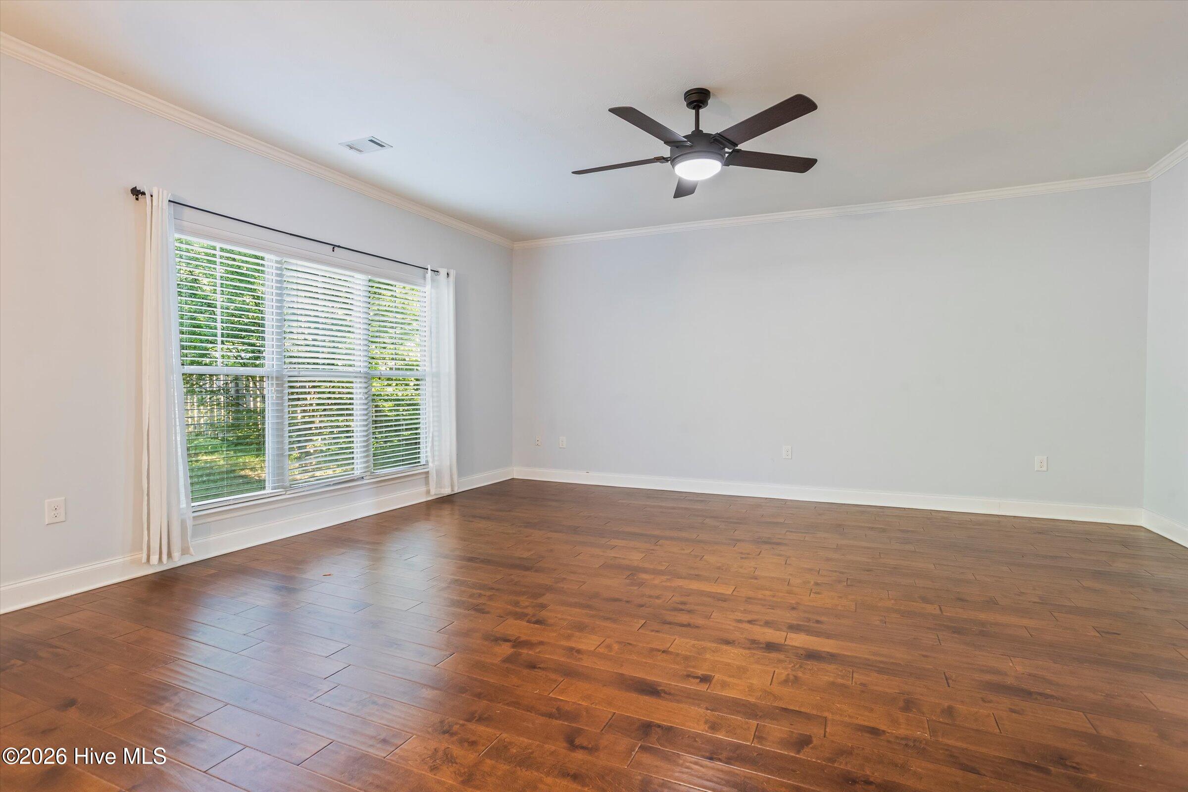 5553 Connor Drive Property Photo 4