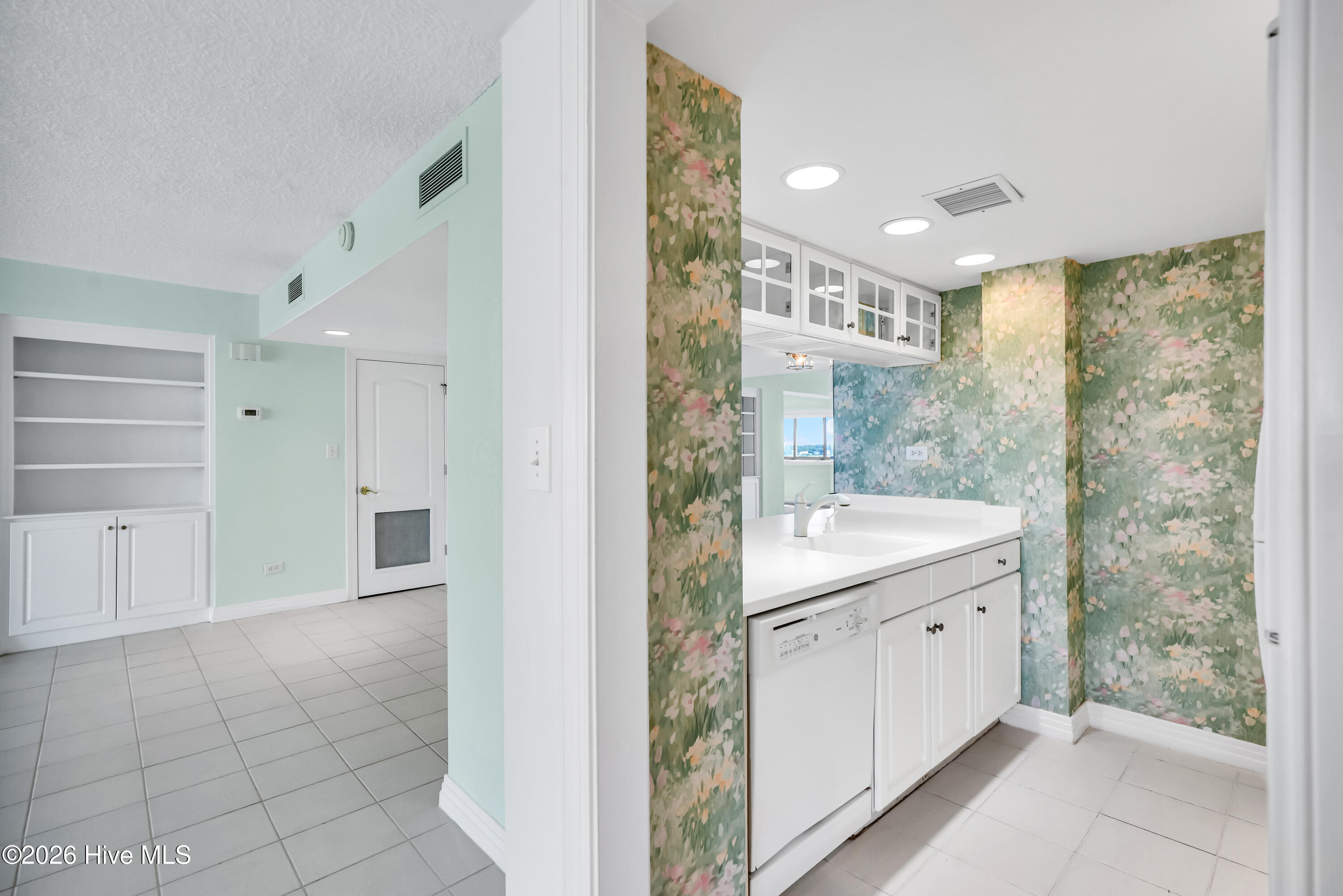 322 Causeway Drive Ste 1107 Property Photo 12